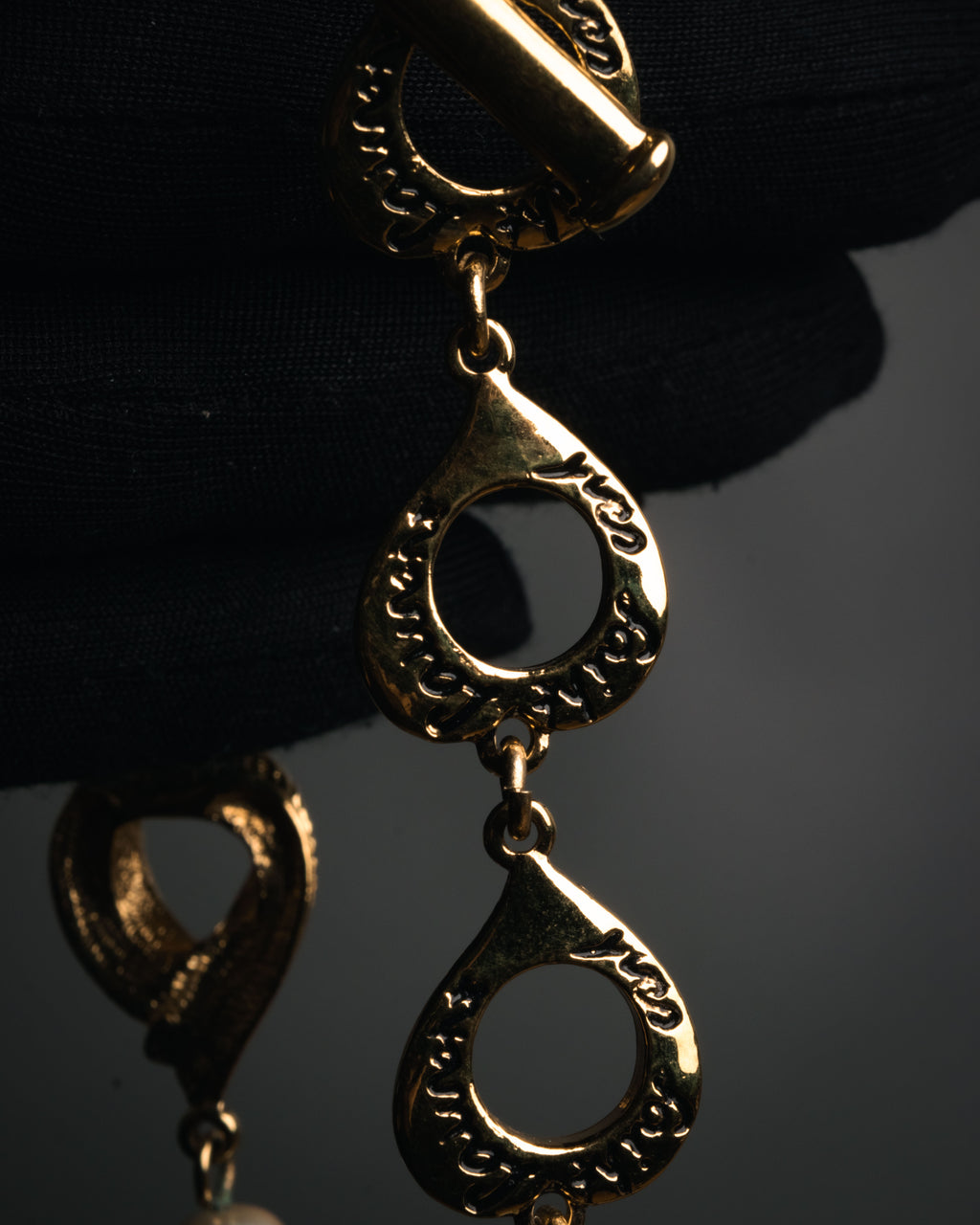 “Yves Saint Laurent” 80’s-90’s Baroque pearl heart motif necklace