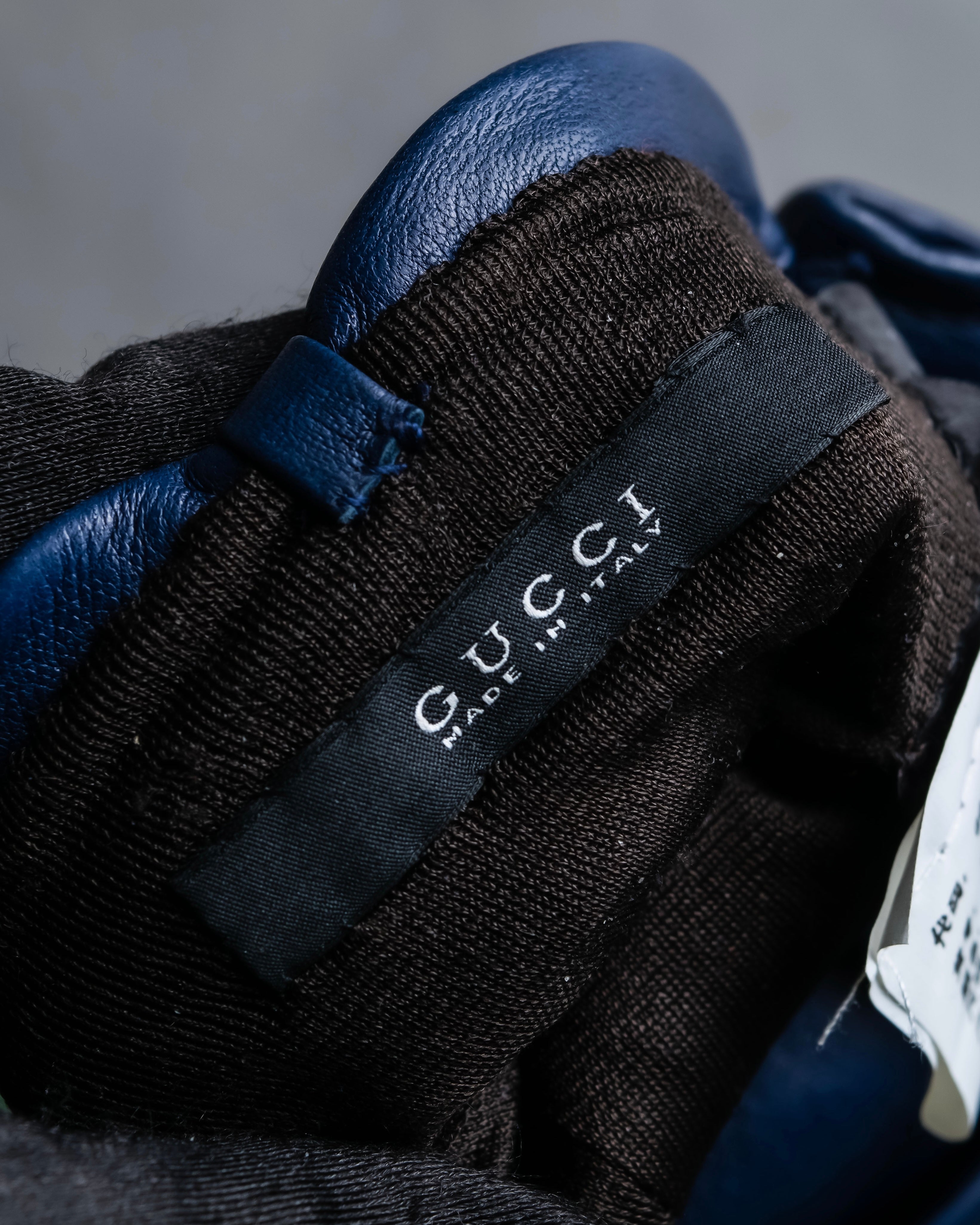 "GUCCI" Ribbon＆charm design blue leather gloves