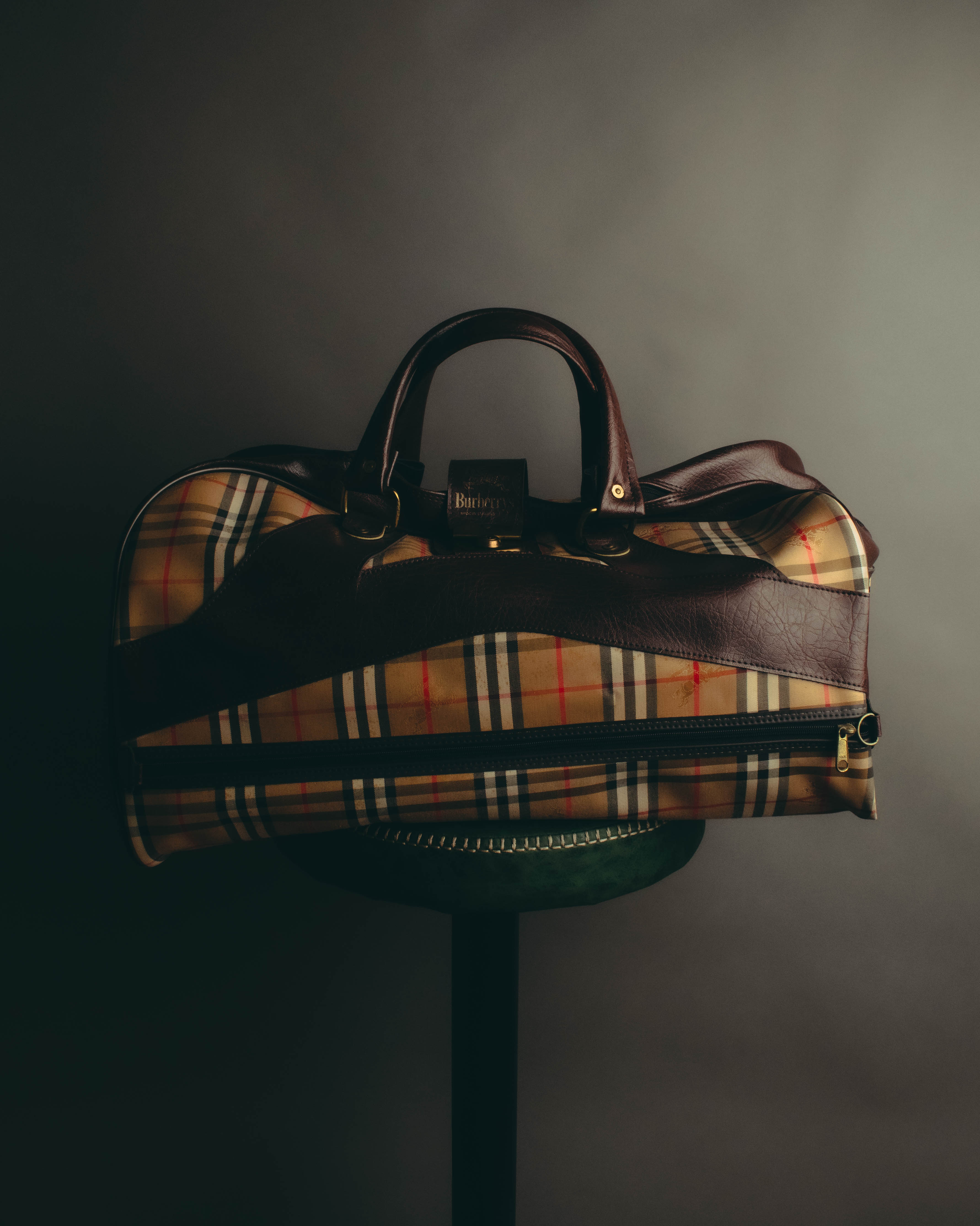 -SPECIAL- "Burberrys" 80's-90's Classic check textured leather boston bag