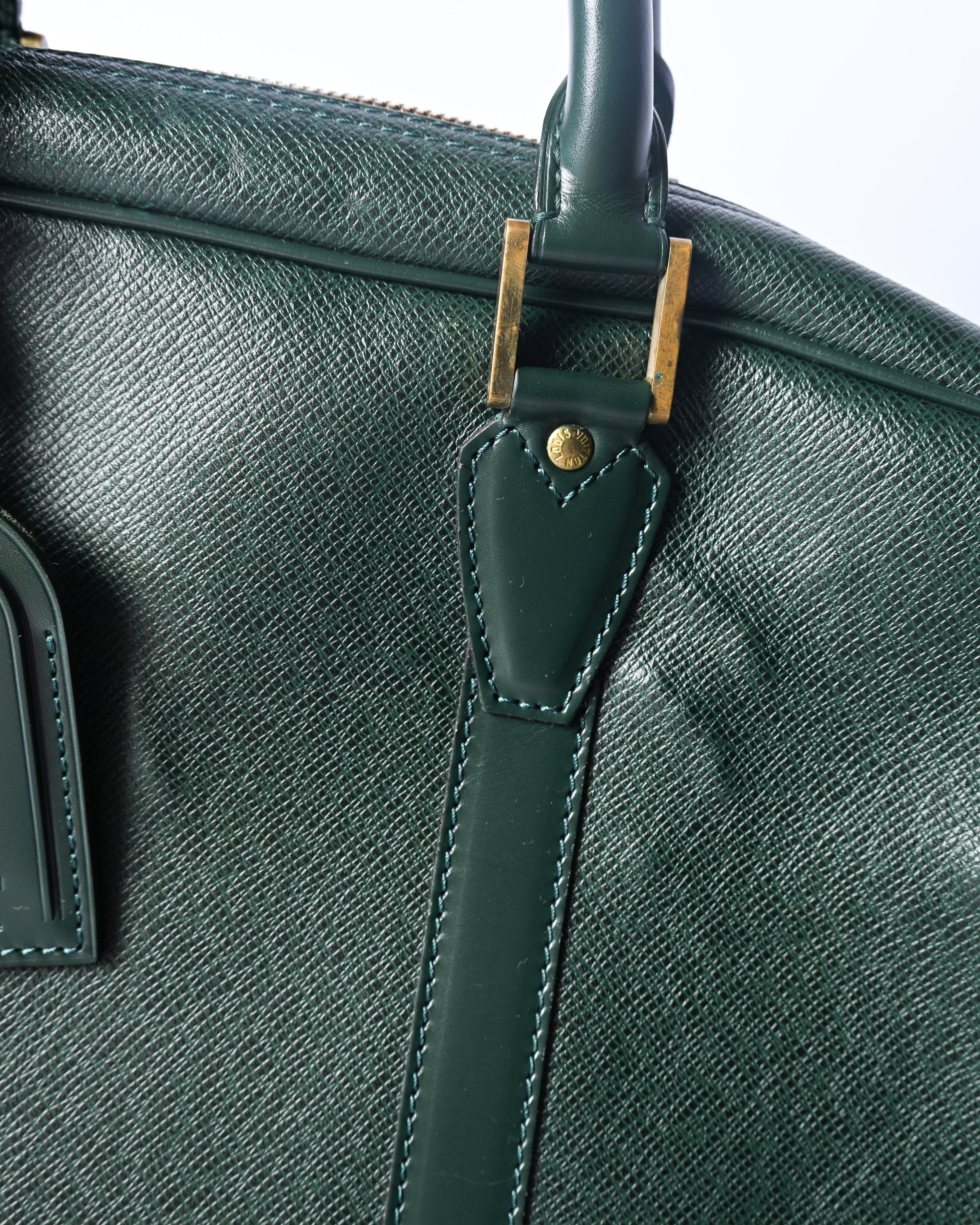LOUIS VUITTON/ “Taiga Kendall GM” 2 Way Big Boston Bag Green