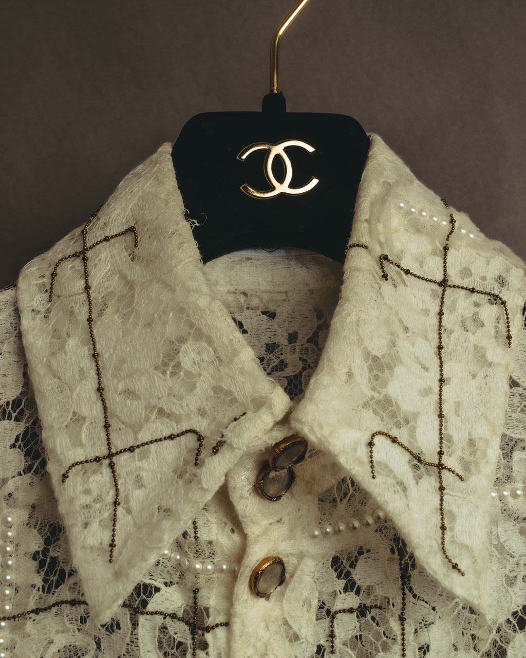 -SPECIAL- "CHANEL" 10's-20's Embellished floral lace and pearl check oversized shirt