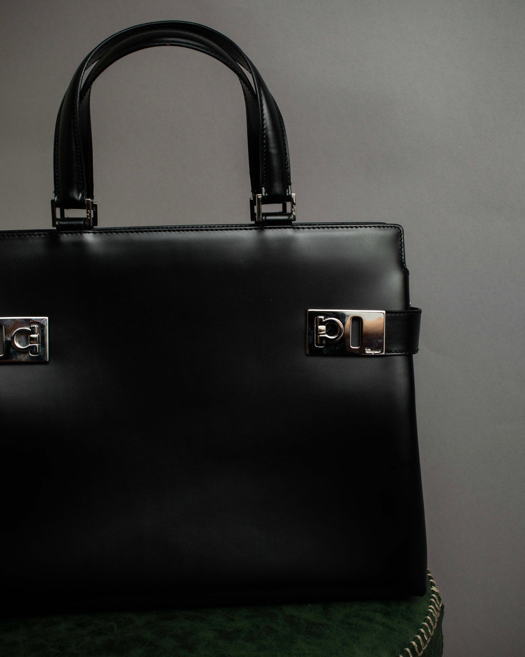 "Salvatore Ferragamo" Gancini motif both sides design leather hand bag