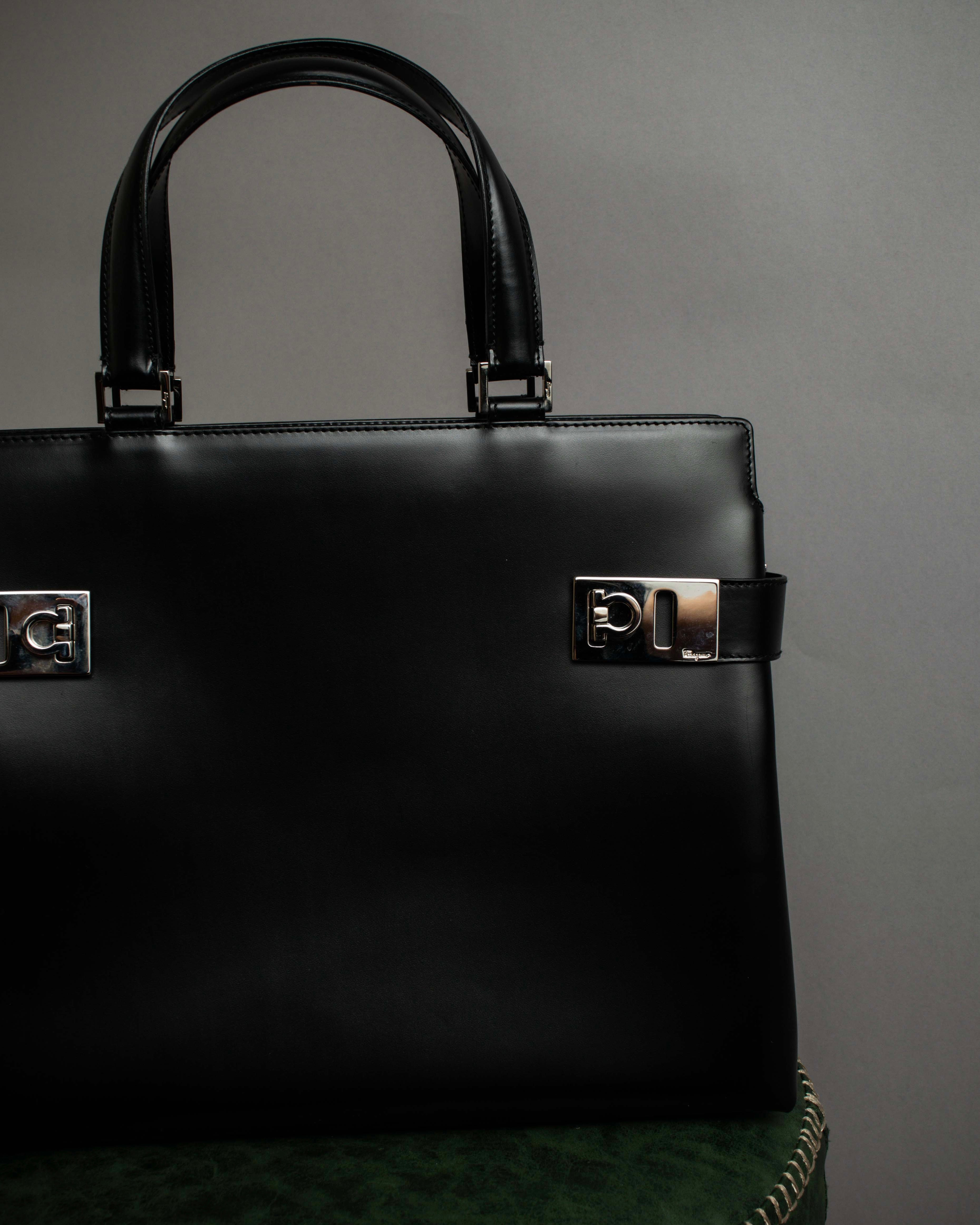 "Salvatore Ferragamo" Gancini motif both sides design leather hand bag