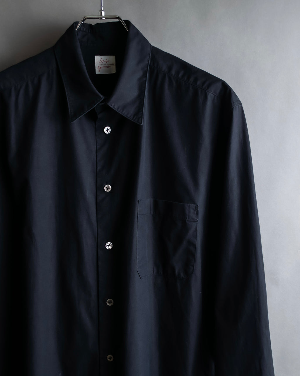"Yohji Yamamoto COSTUME d’HOMME" Minimal detail cotton poplin black shirt
