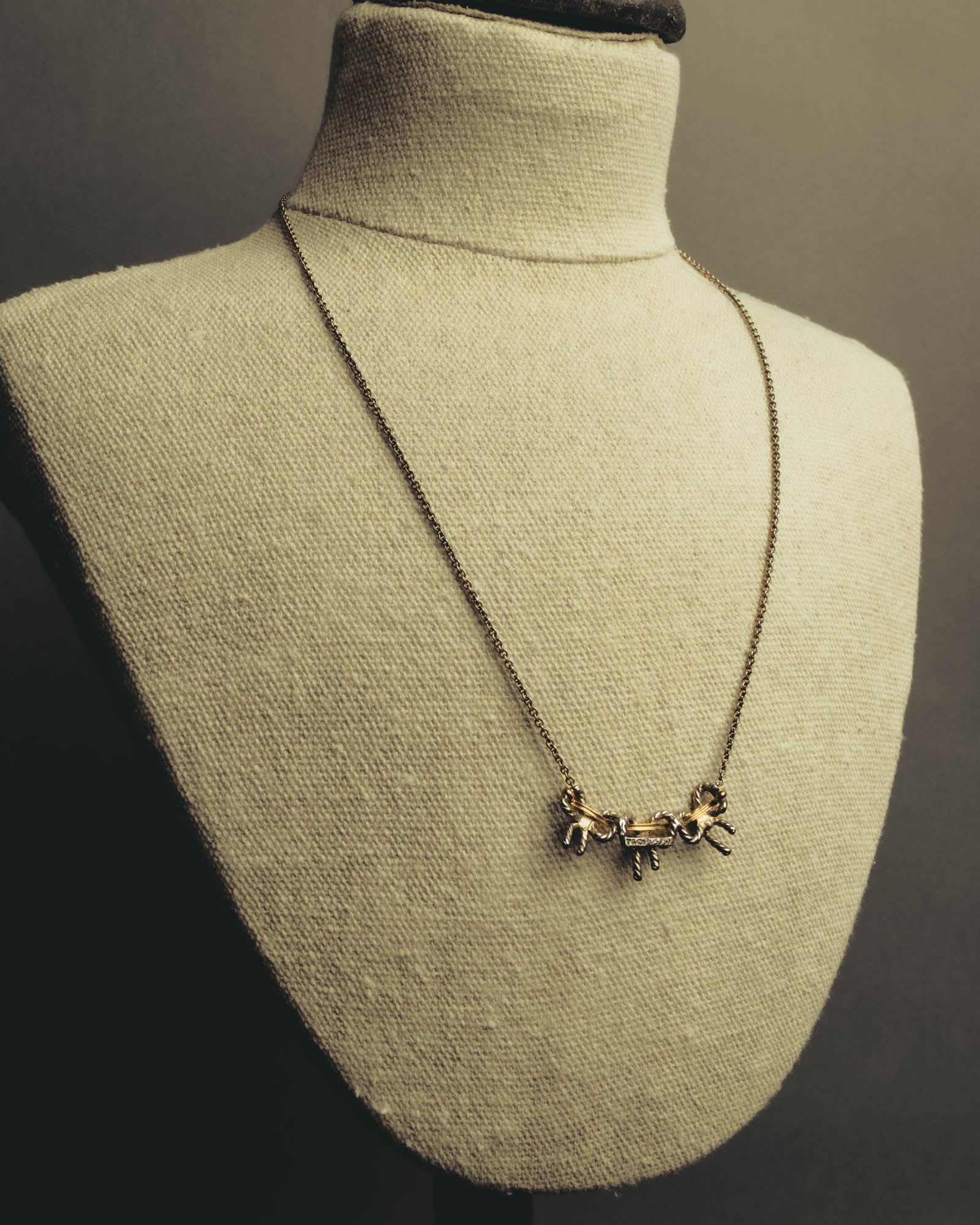 "Tiffany & Co." 80's-90's Sculptural triple bow necklace