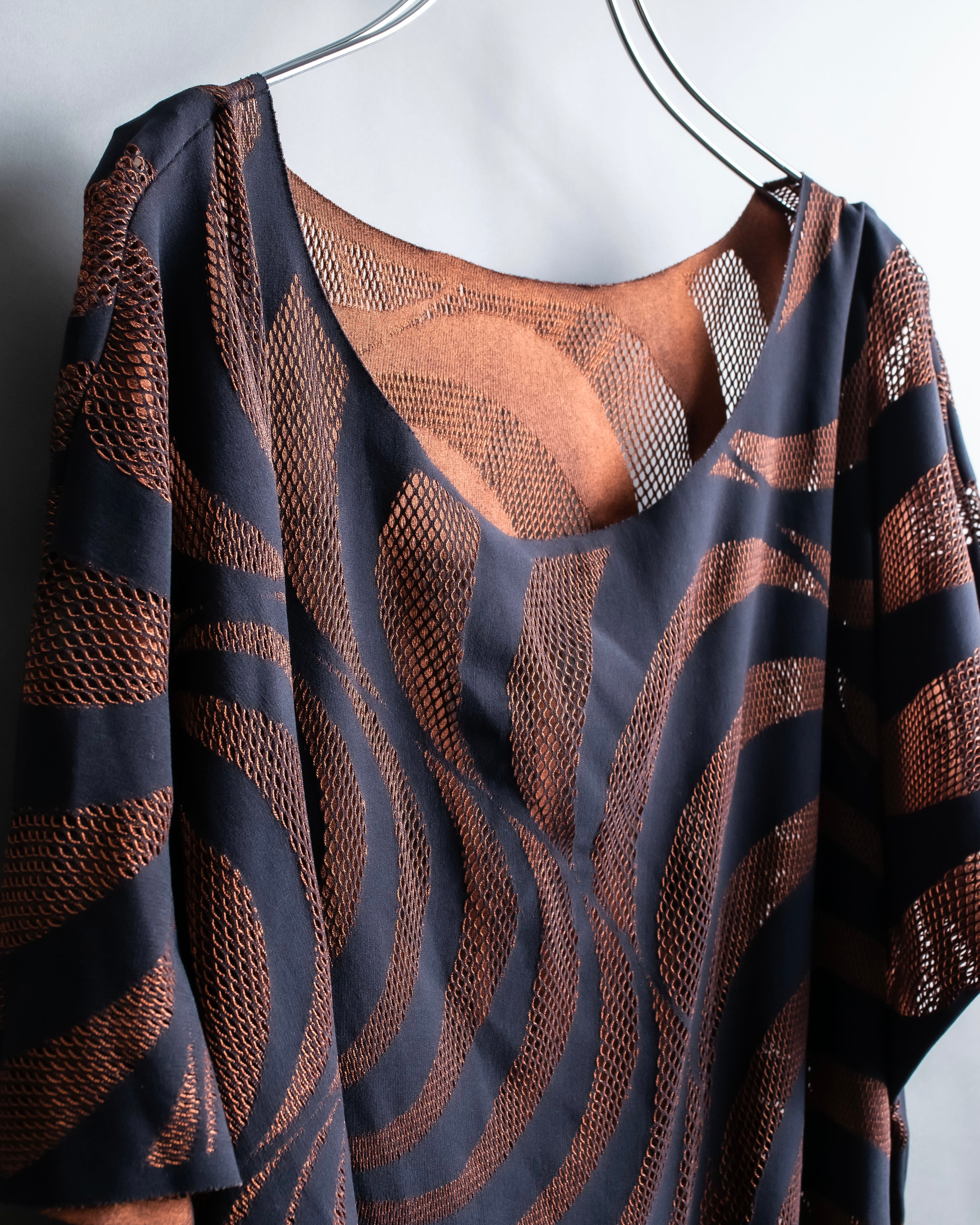 "PLEATS PLEASE ISSEY MIYAKE"
 Marble print dolman sleeve tops