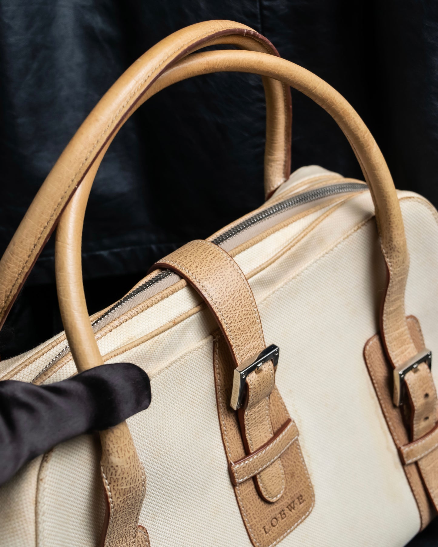 “LOEWE” Leather belted design bicolor hand bag