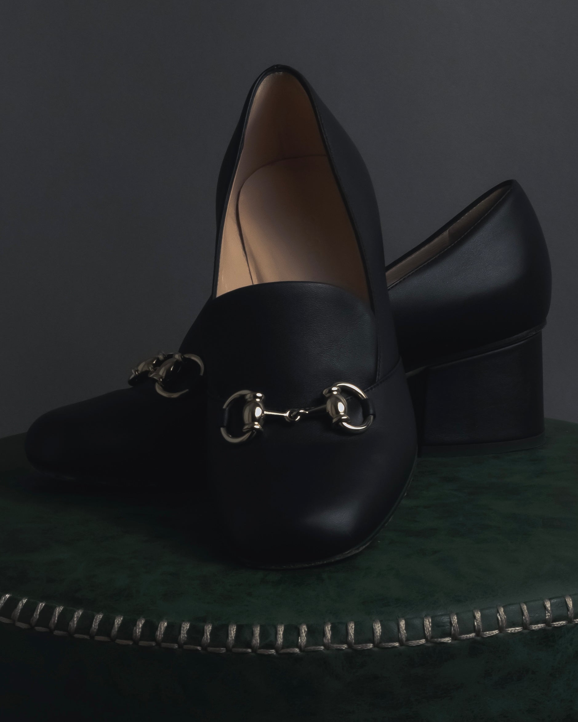 "GUCCI" Michele design horsebit leather heel loafers