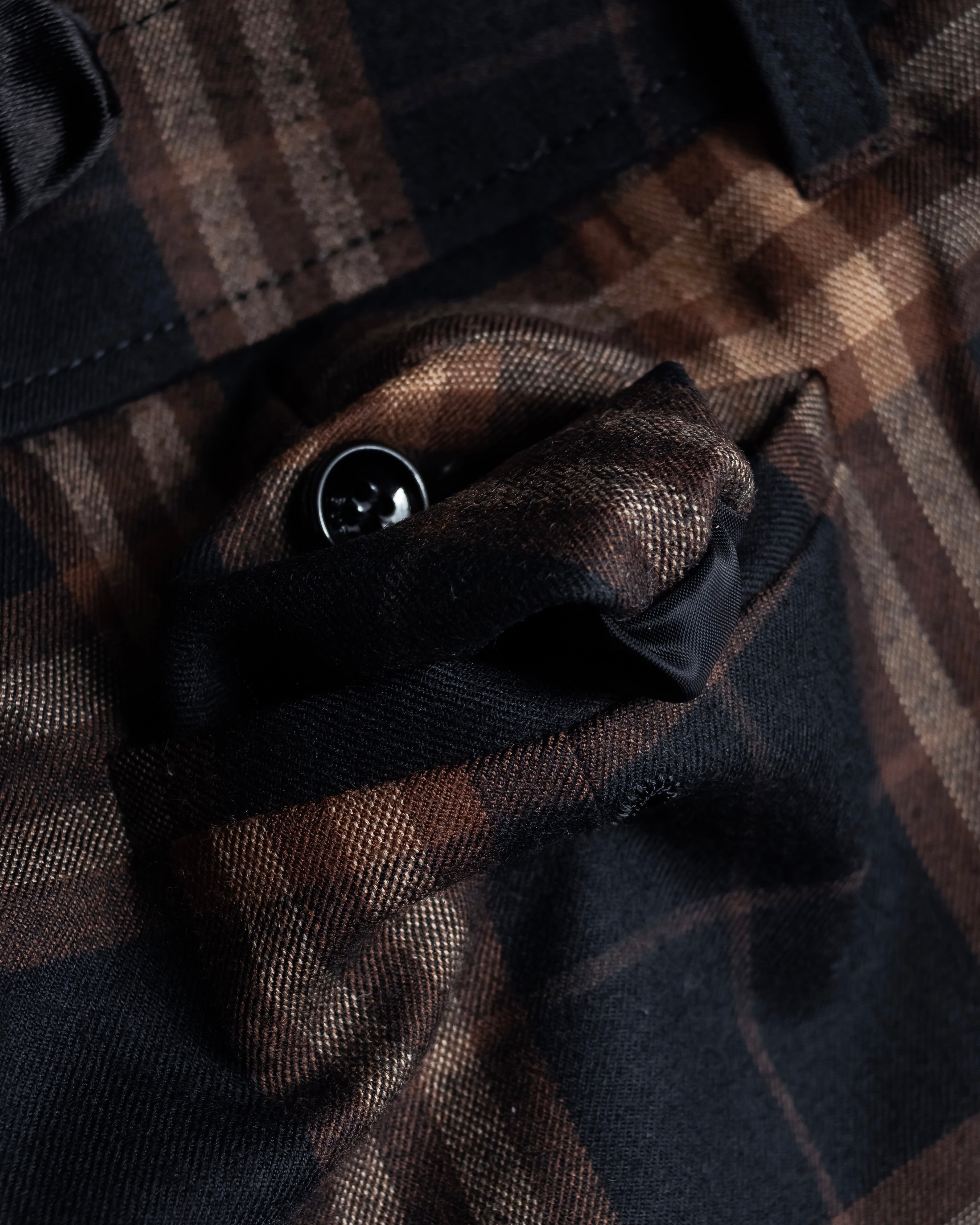 "BURBERRY" Decorative button design check pattern short pants