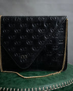 “VALENTINO” 80’s-90’s Embossed V logo chain clutch bag