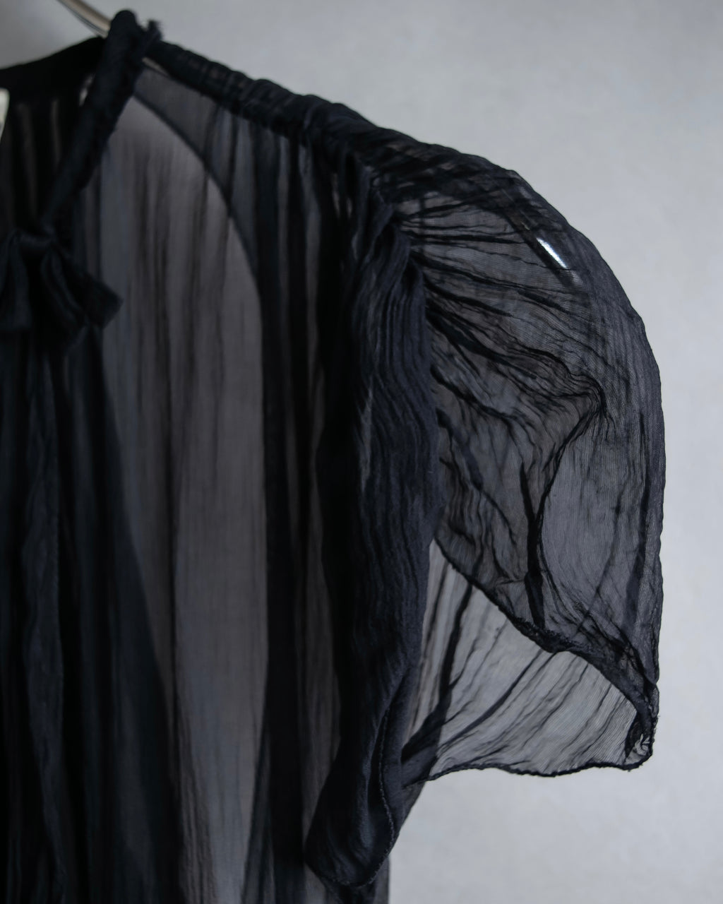 "PRADA" Gathered ribbon design puff sleeve dress