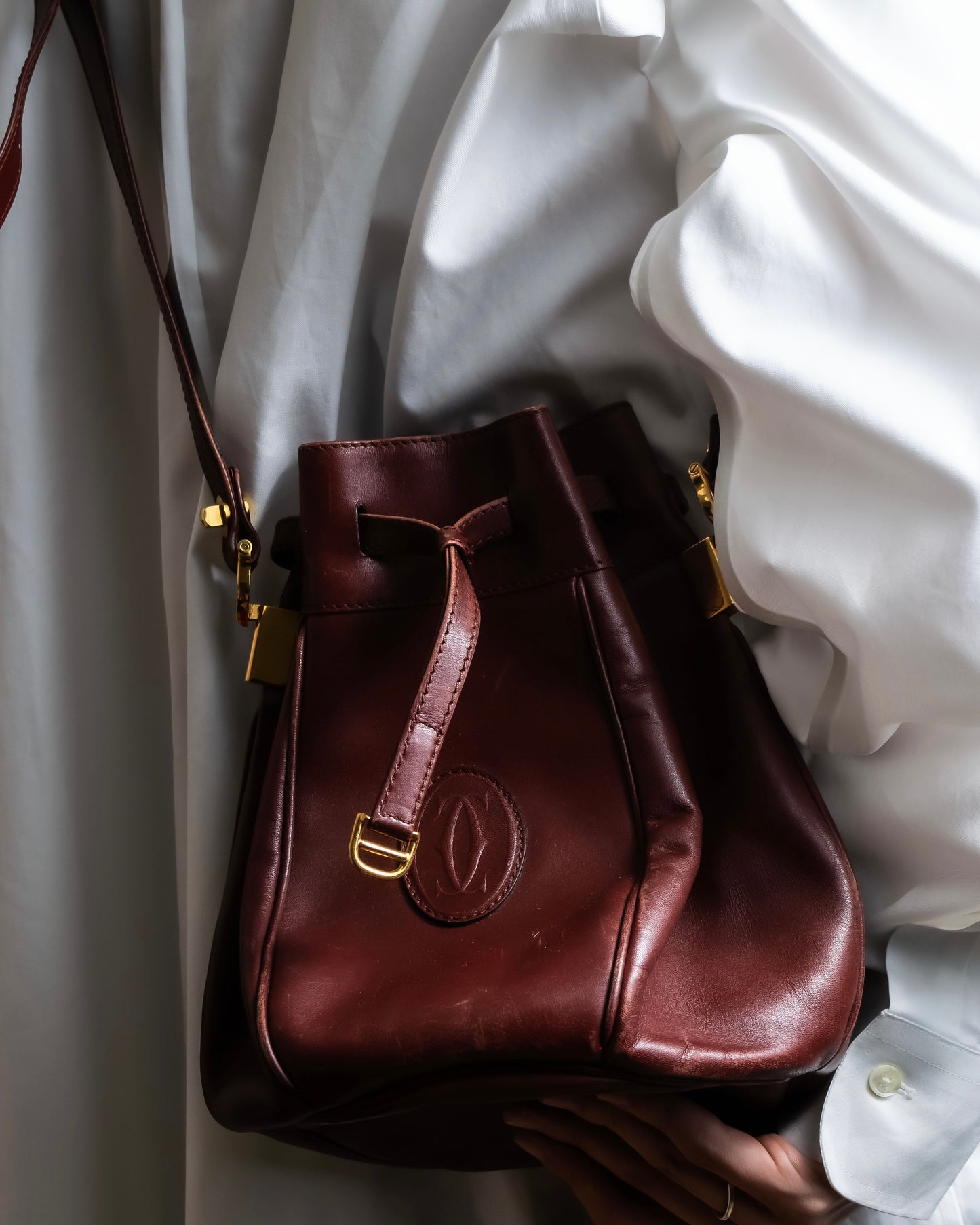 "Cartier" Drawstring design bordeaux color shoulder bag