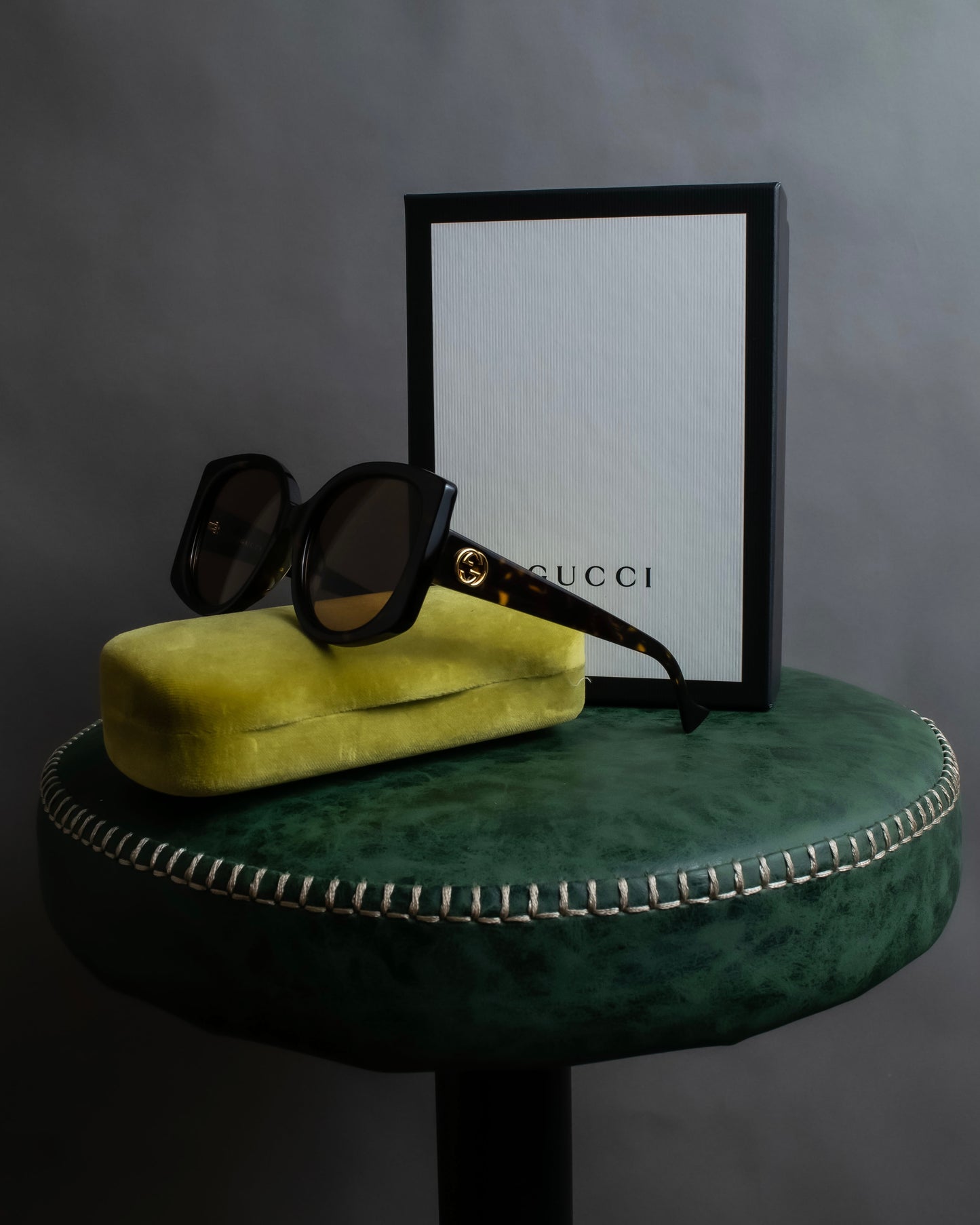 "GUCCI" Geometric frame Interlocking G sunglasses