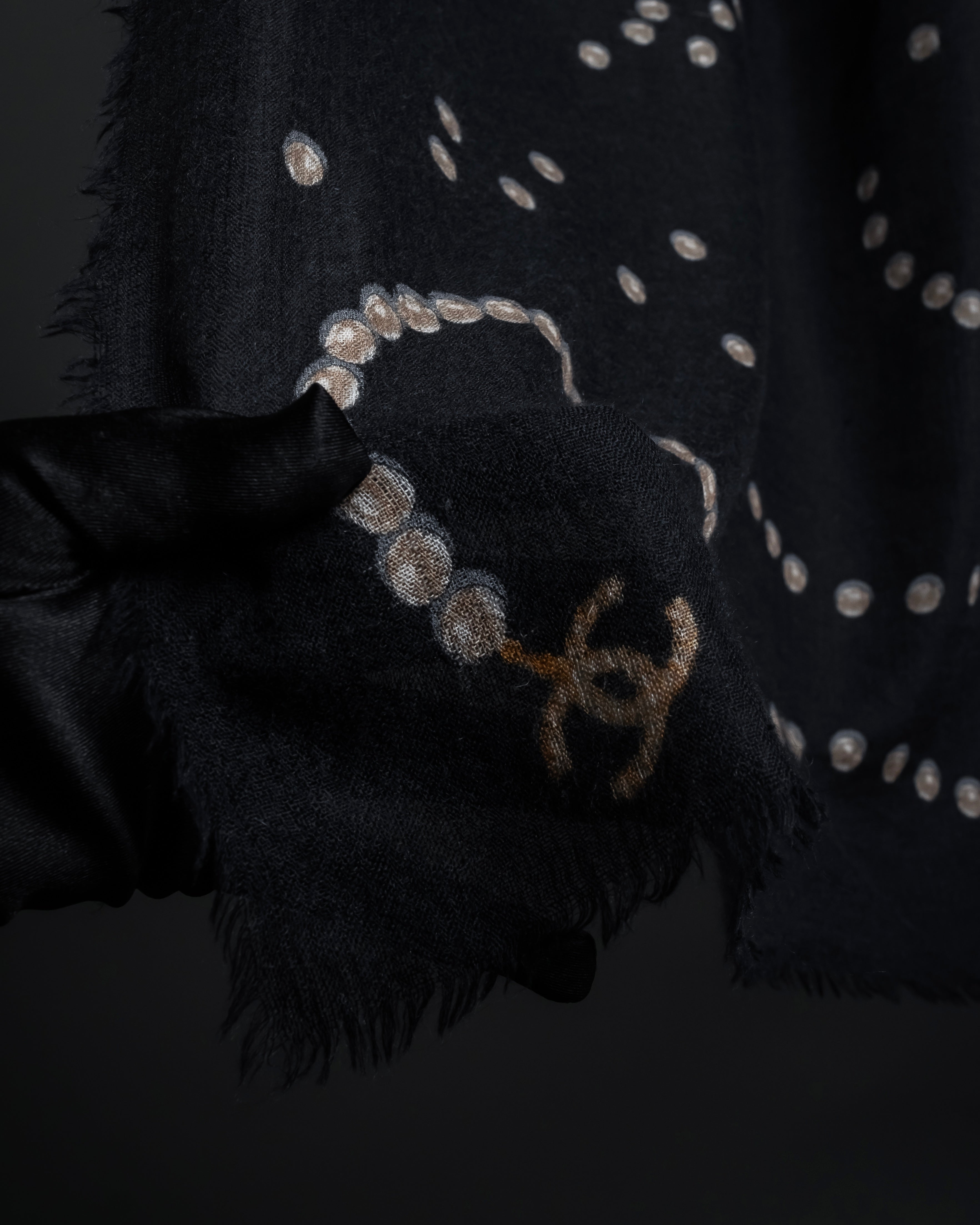 "CHANEL" Pearl fringe design gauze scarf
