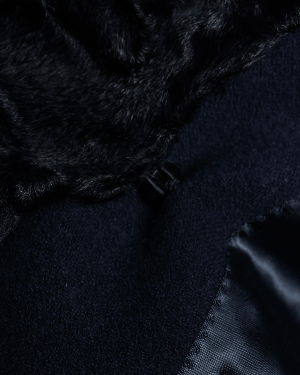 -SPECIAL- "CARUSO"
 Fur collar design belted melton coat