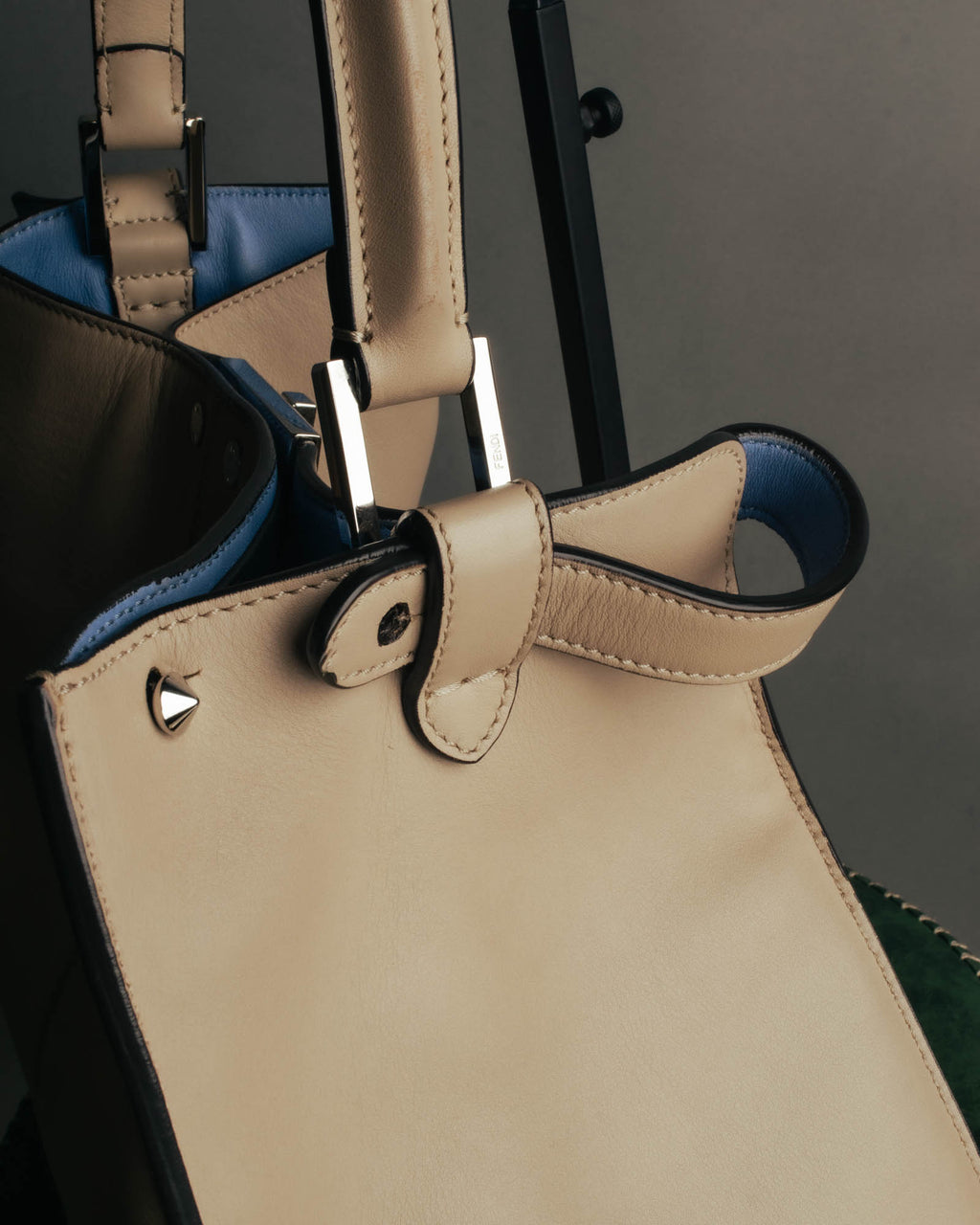 "FENDI" 2010's Soft leather peekaboo x lite handbag