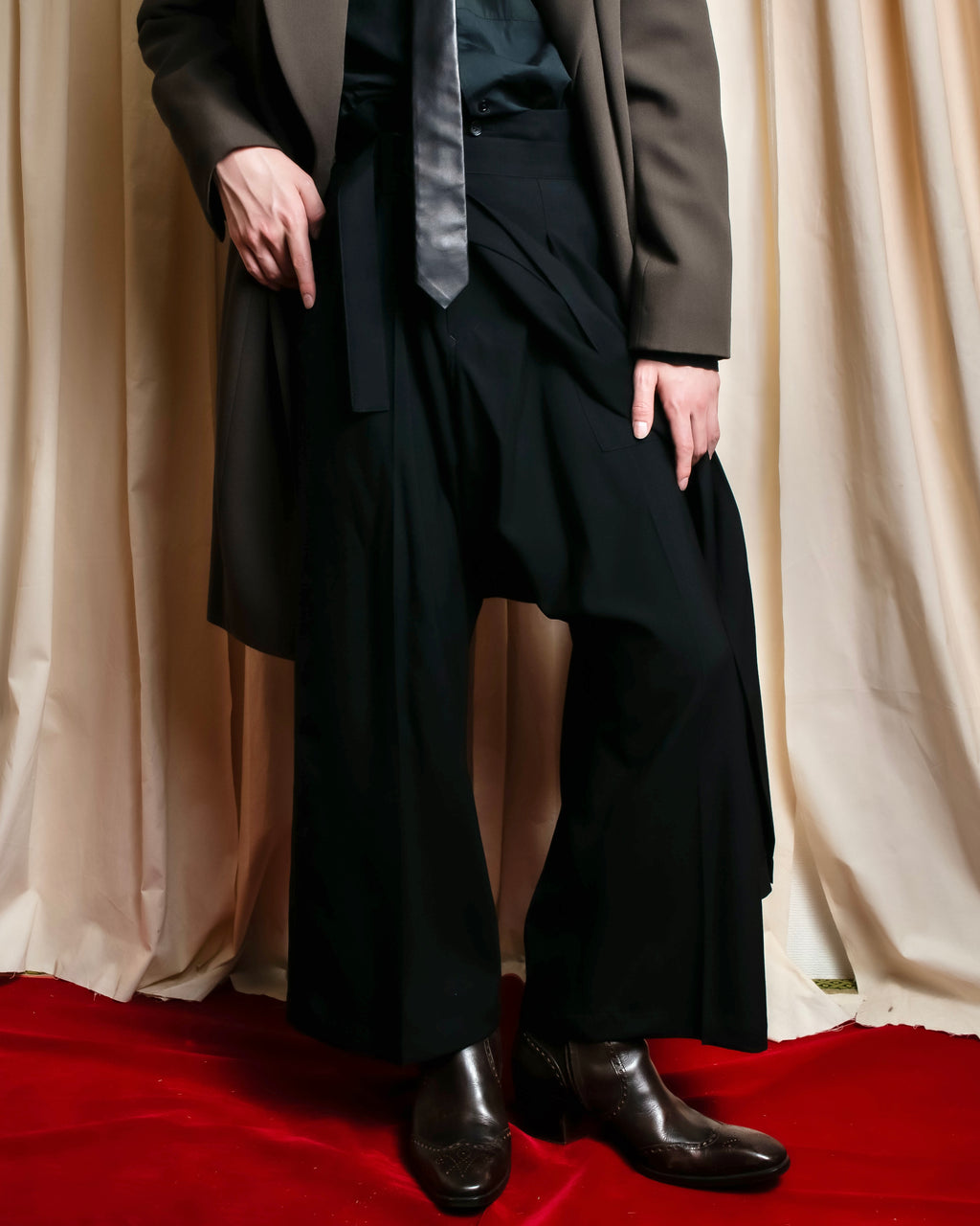 "YOHJI YAMAMOTO +NOIR" Asymmetrical slit sarouel slacks