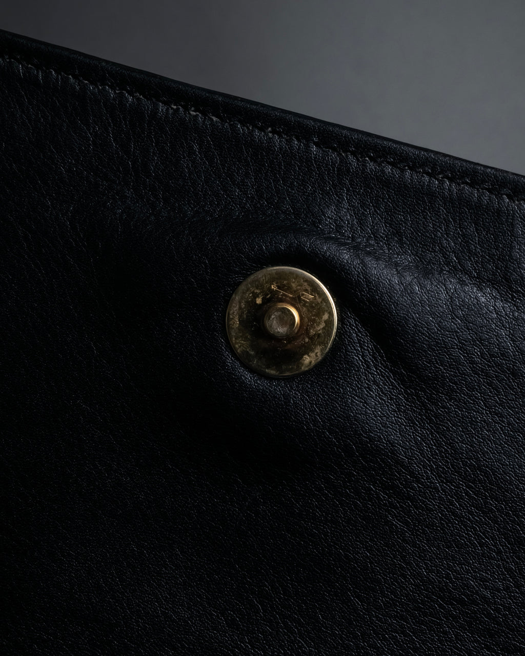 "CELINE" 80's-90's Crest metal fittings design quilted leather bag