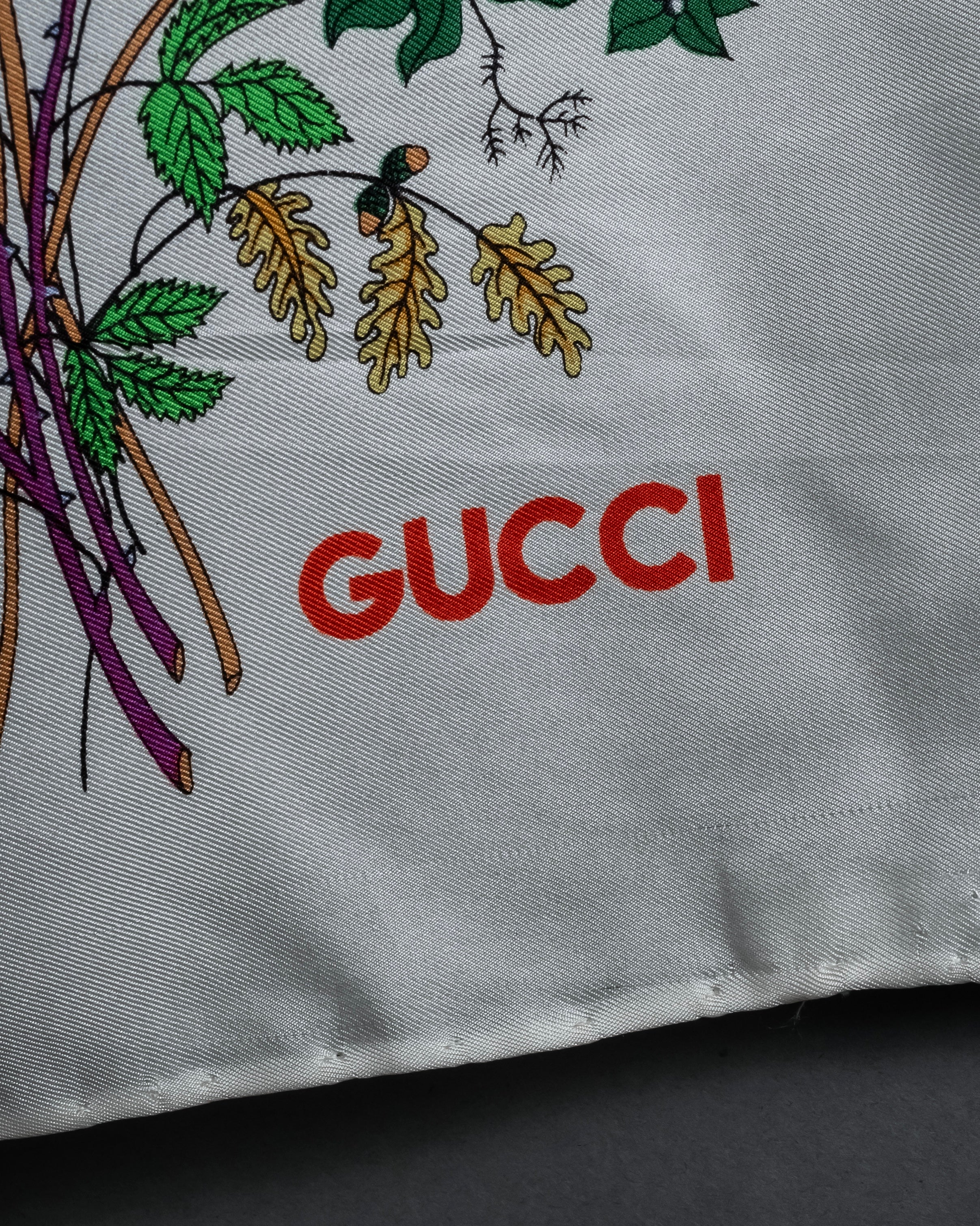 GUCCI (グッチ) - フローラ モチーフ シルク スカーフ - ホワイト - 80