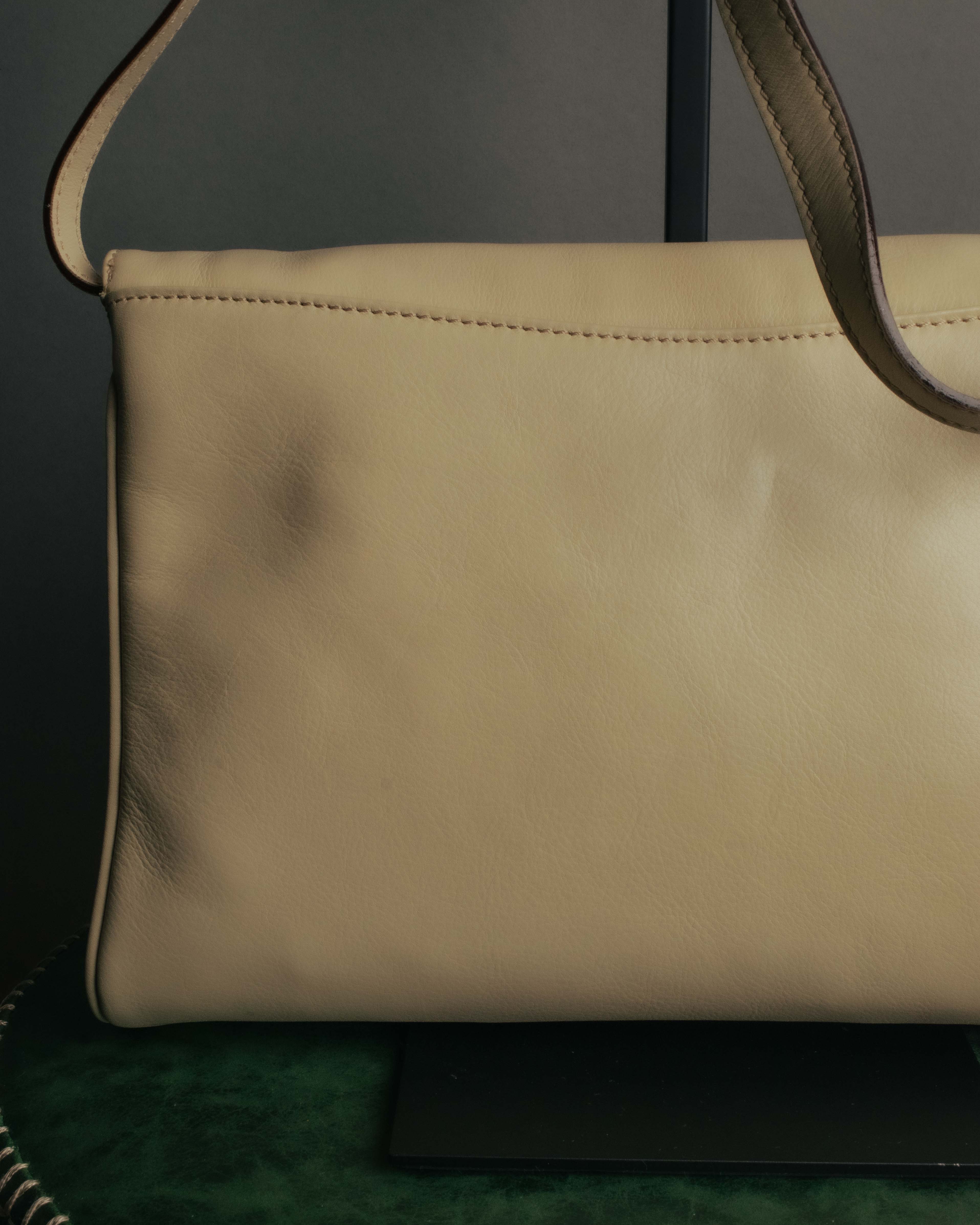"CELINE" 80's-90's Vintage triangle flap gather leather shoulder bag