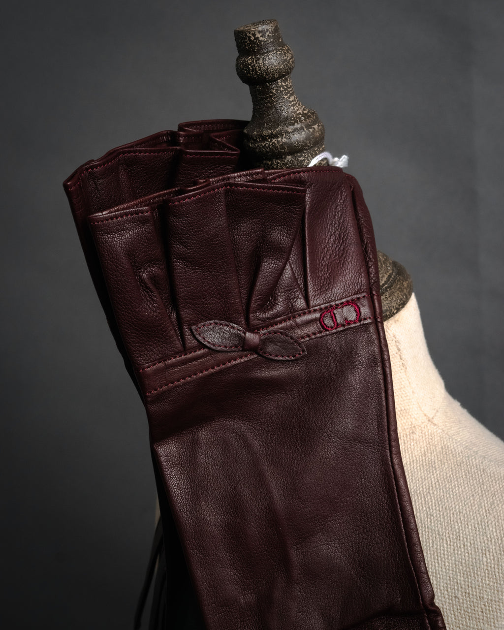“Christian Dior” 1980’s-90’s Bow detailed leather gloves