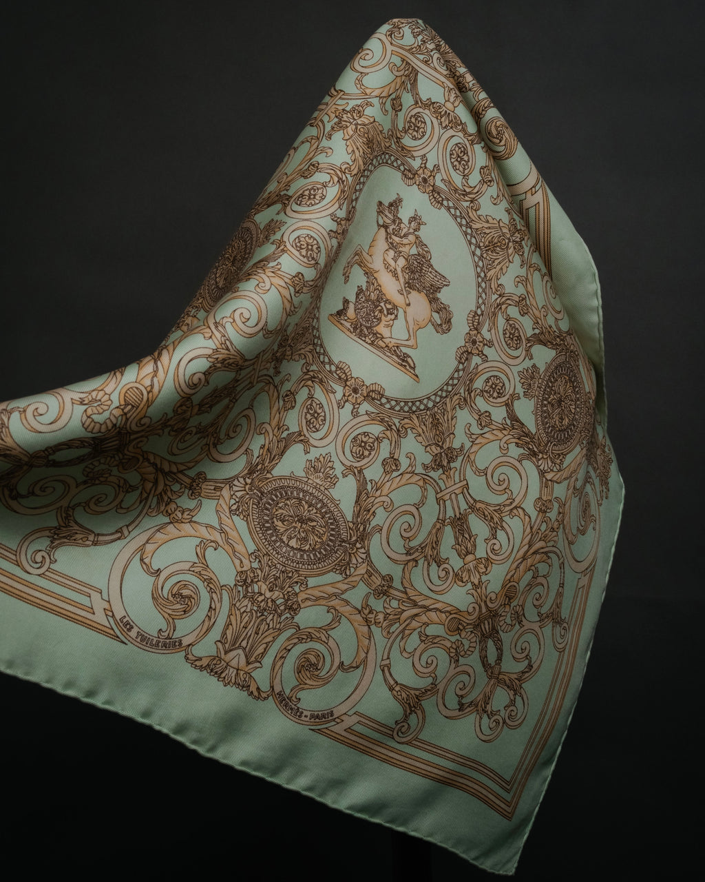 “HERMES” 90’s les tuileries silk twill carré scarf