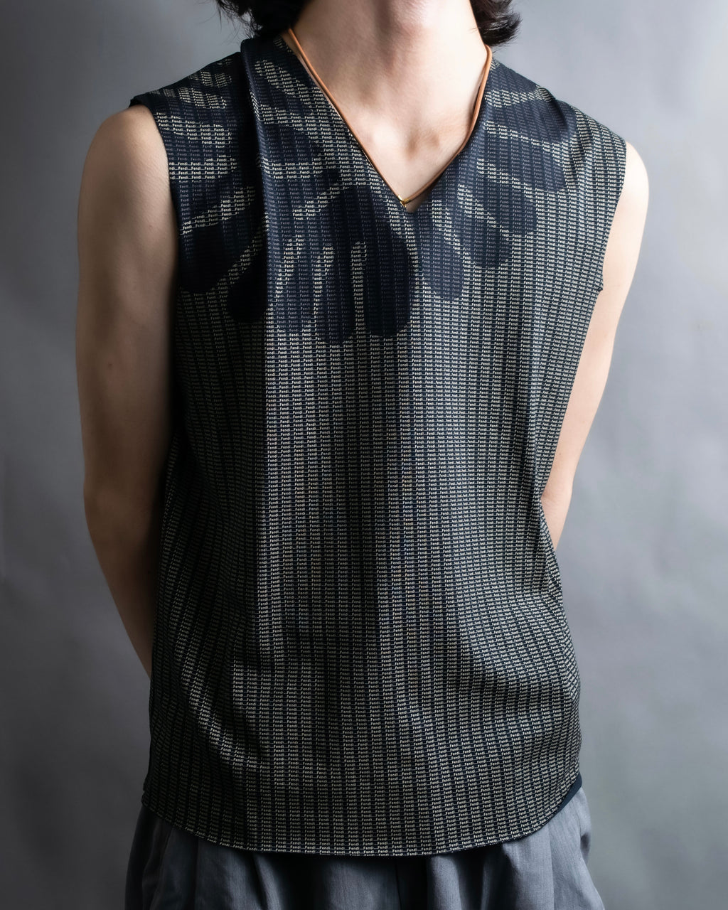 "FENDI" Logo print V-neck sleeveless top
