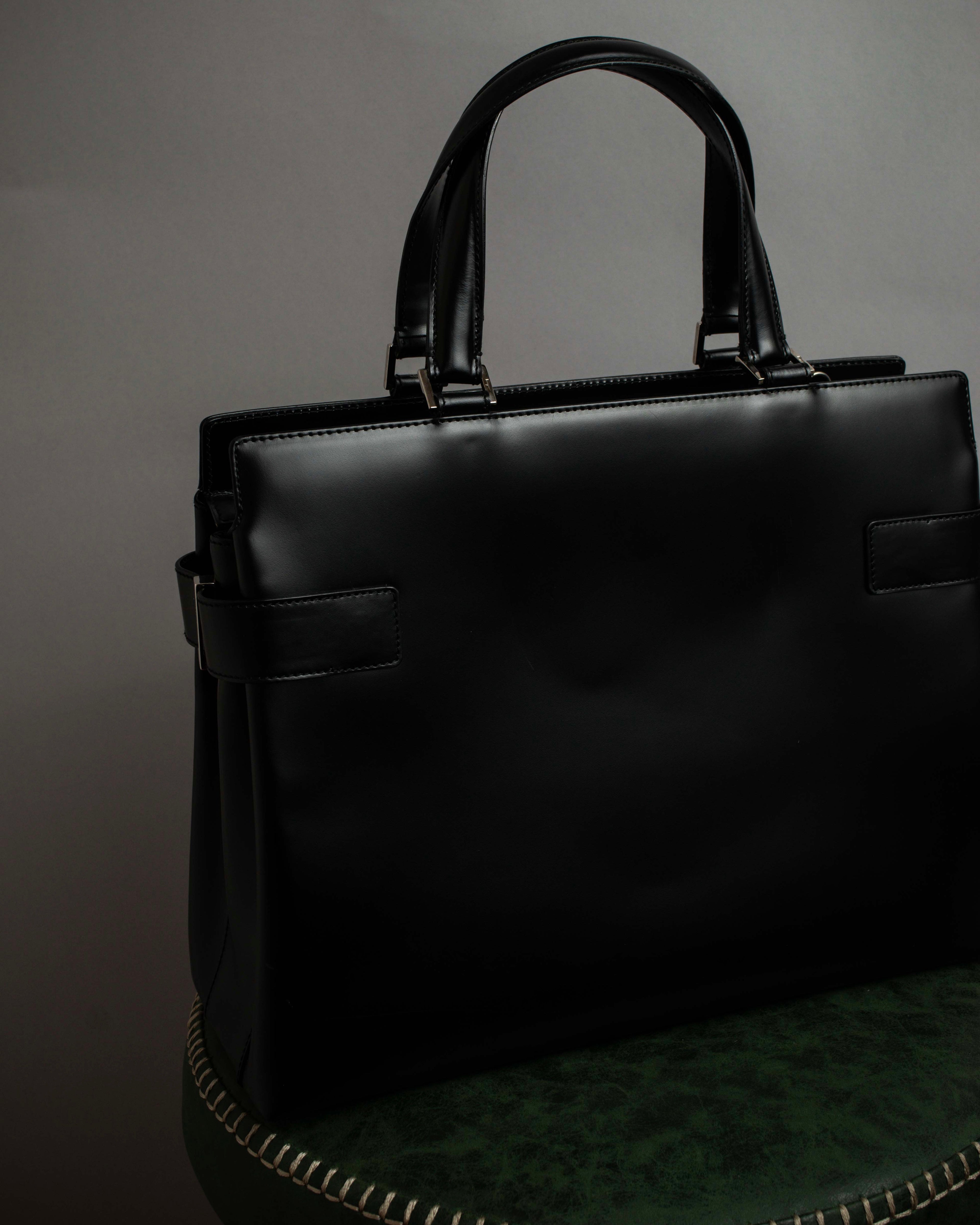 "Salvatore Ferragamo" Gancini motif both sides design leather hand bag