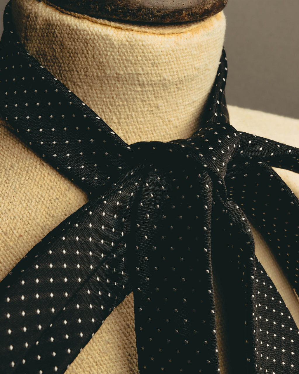 "Dolce & Gabbana" 10's-20's Slim polka dot silk necktie