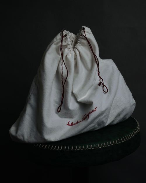 “Salvatore Ferragamo” 80’s-90’s Suede shirred ribbon shoulder bag