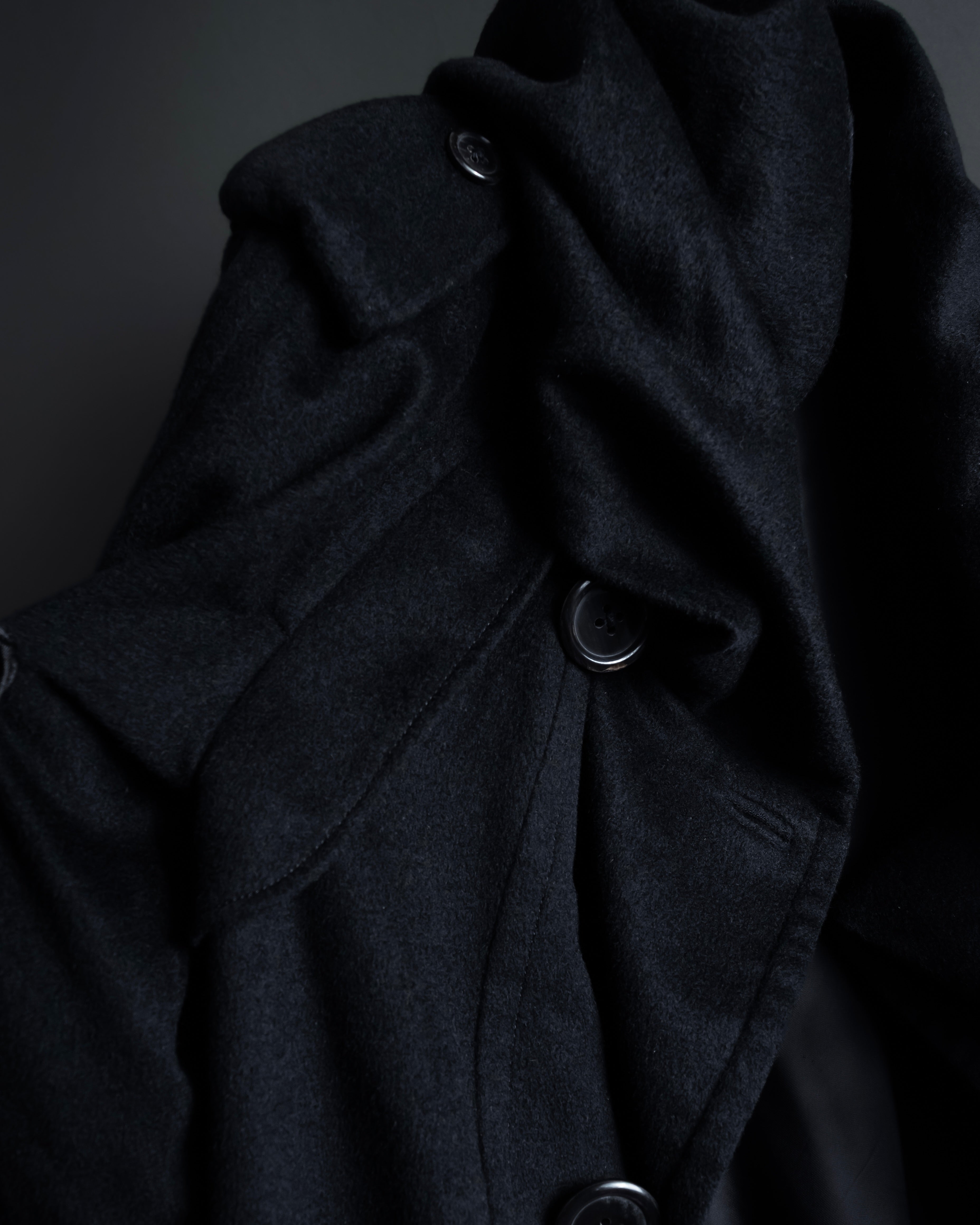 "TORUICHOU" Muffler-style collar military detail coat