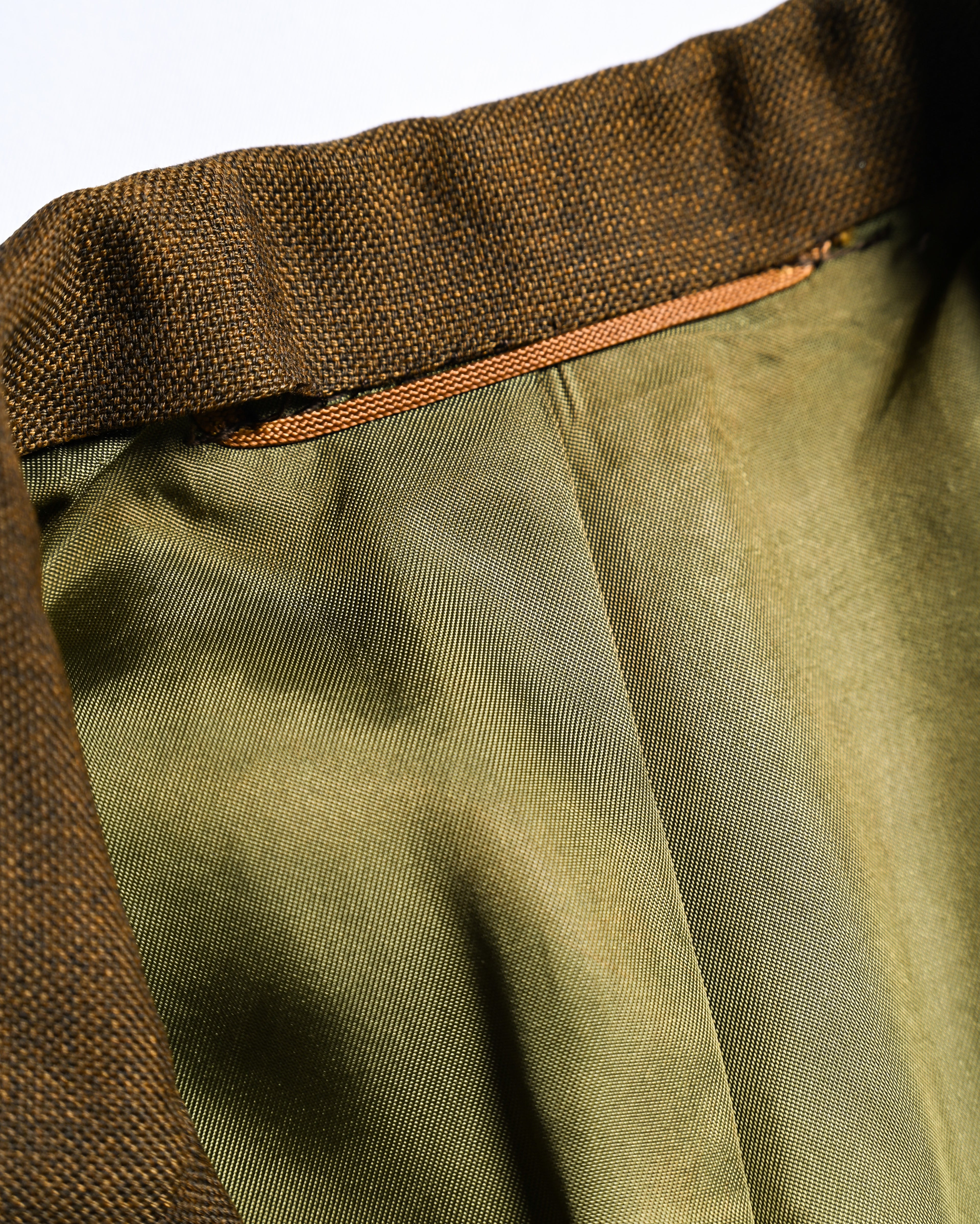 VINTAGE/ Beautiful Olive Colored Single Breasted 3B Tailored Jacket