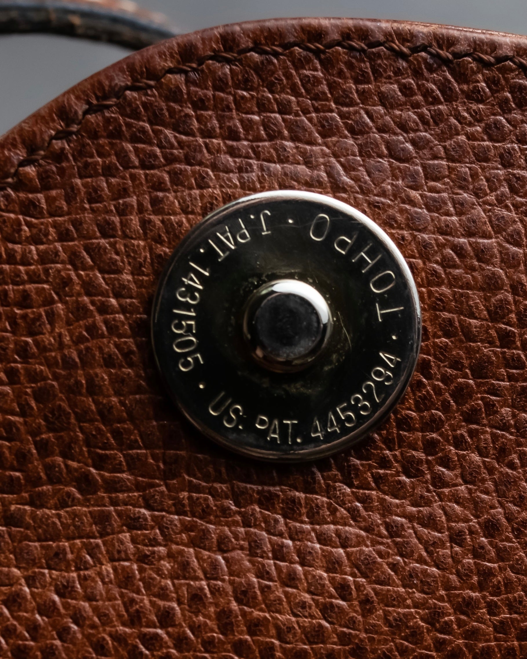 "Salvatore Ferragamo" Gold metal parts brown leather shoulder bag