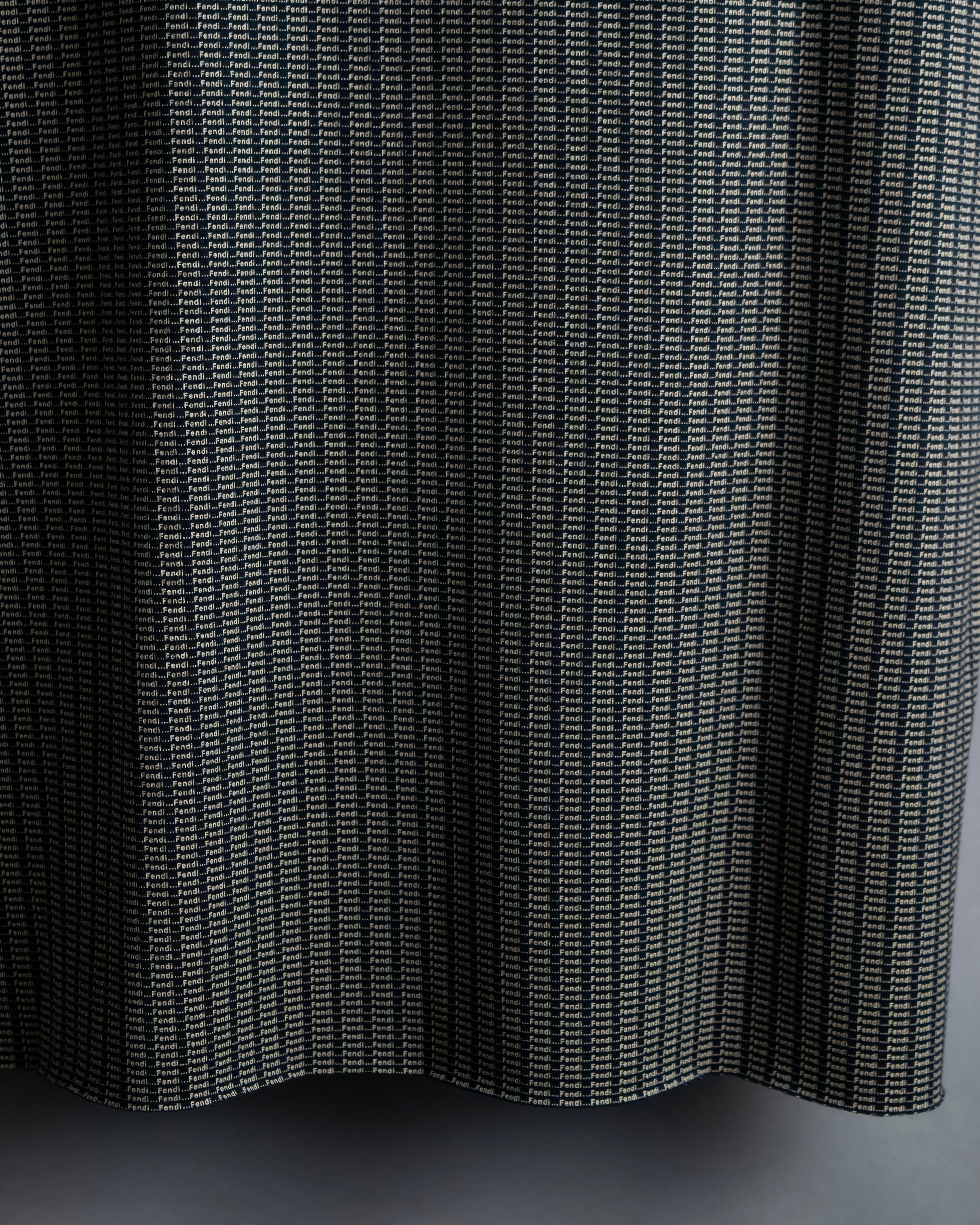 "FENDI" Logo print V-neck sleeveless top