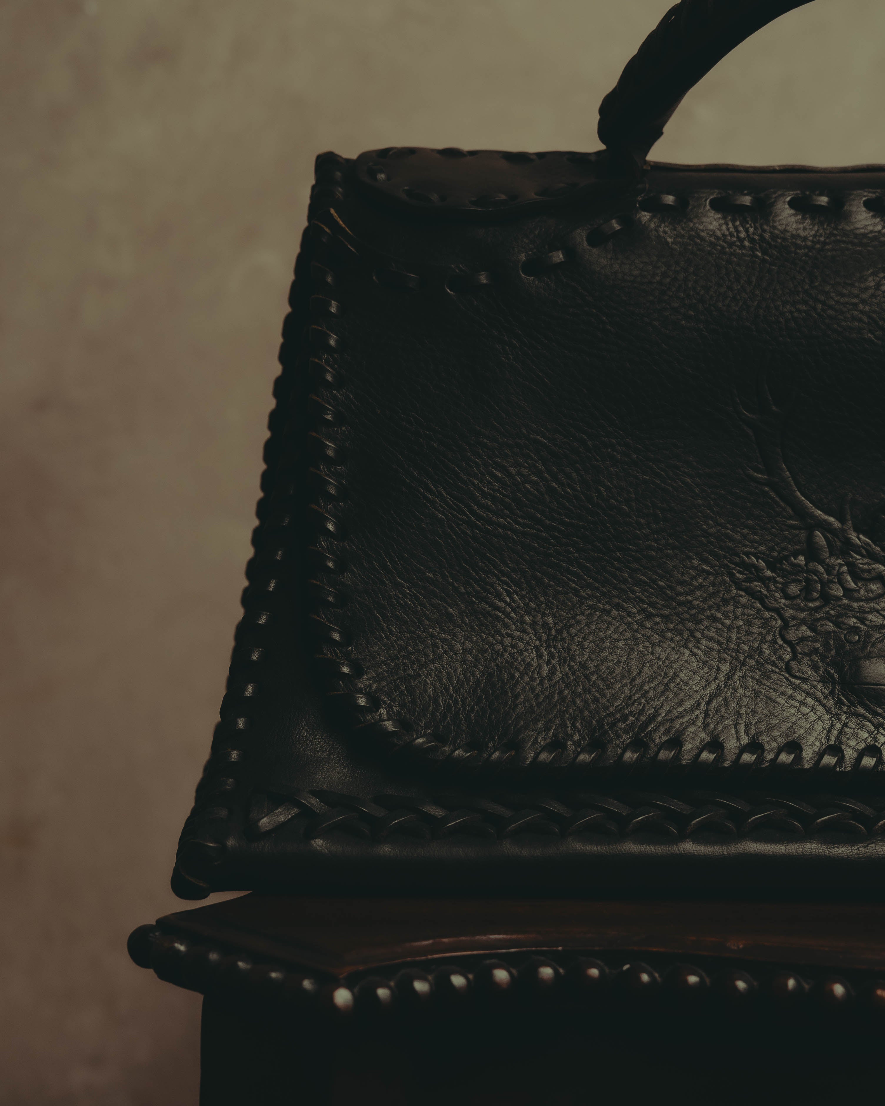 -SPECIAL- “FENDI” 80’s-90’s Coat of arms embossed whipstitched leather handbag