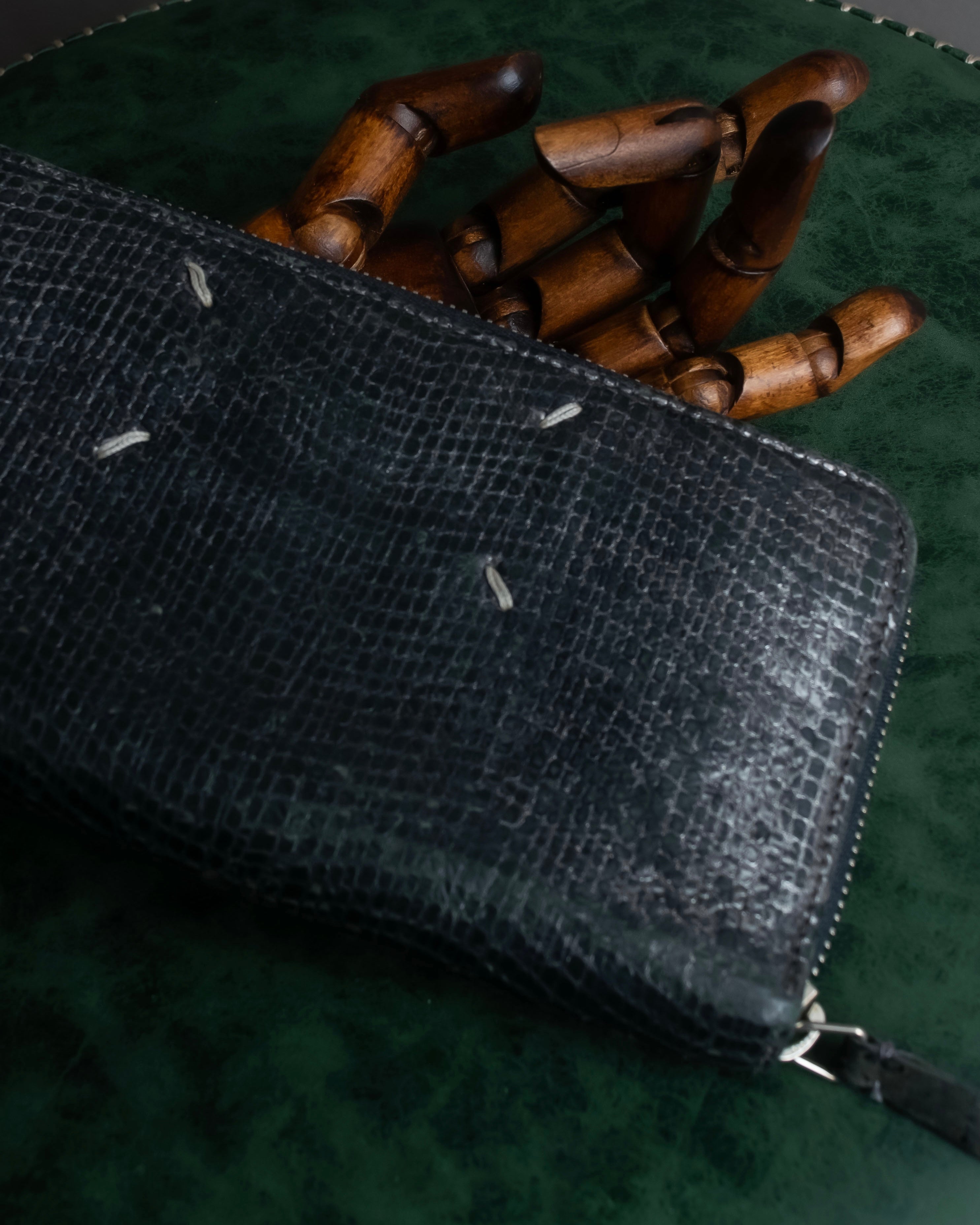 "MAISON MARGIELA" Lizard-embossed leather long wallet