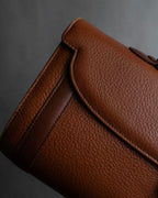 "BURBERRYS" Horizontal design camel grained leather bag