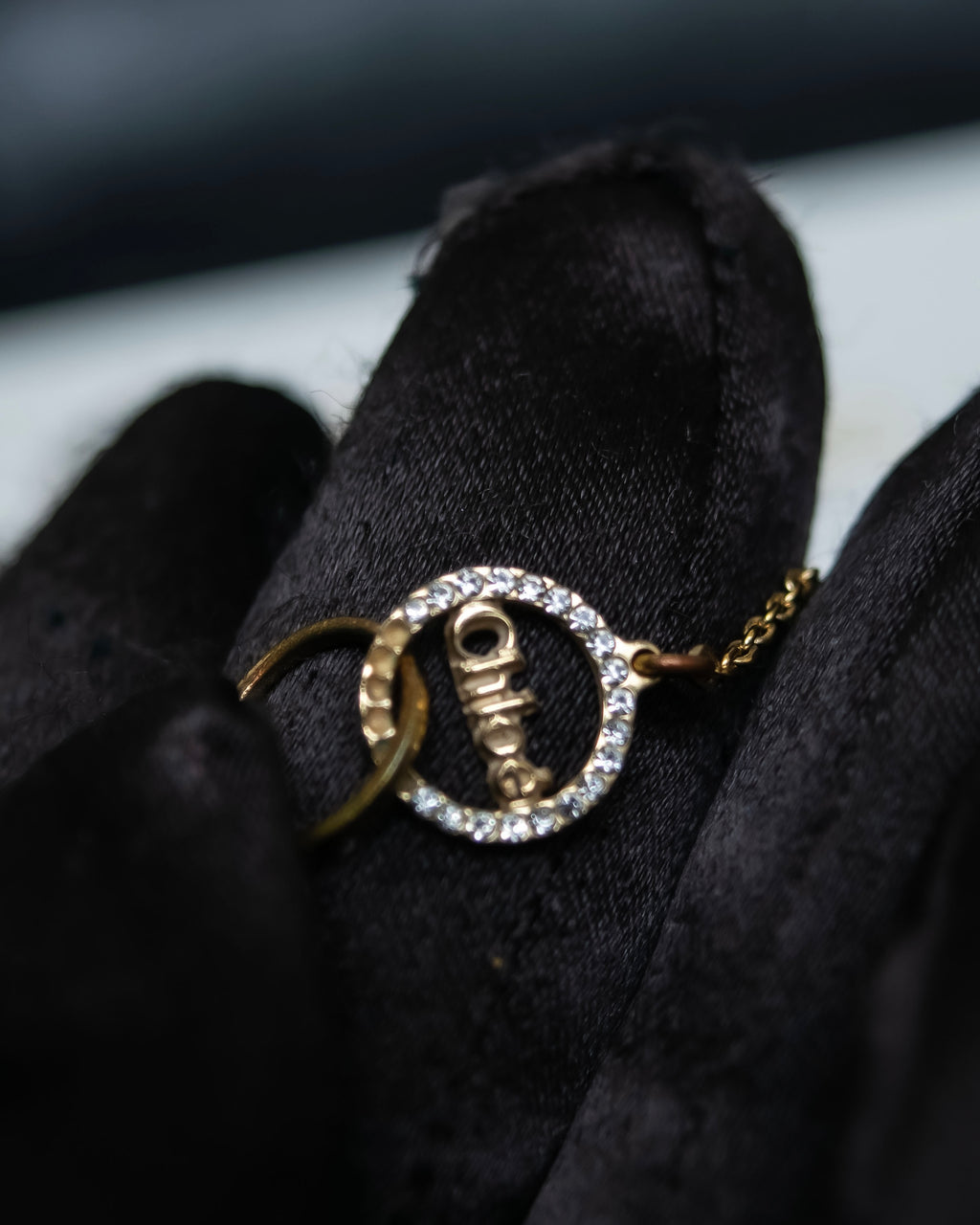 “Chloé” jewelry attached double ring necklace