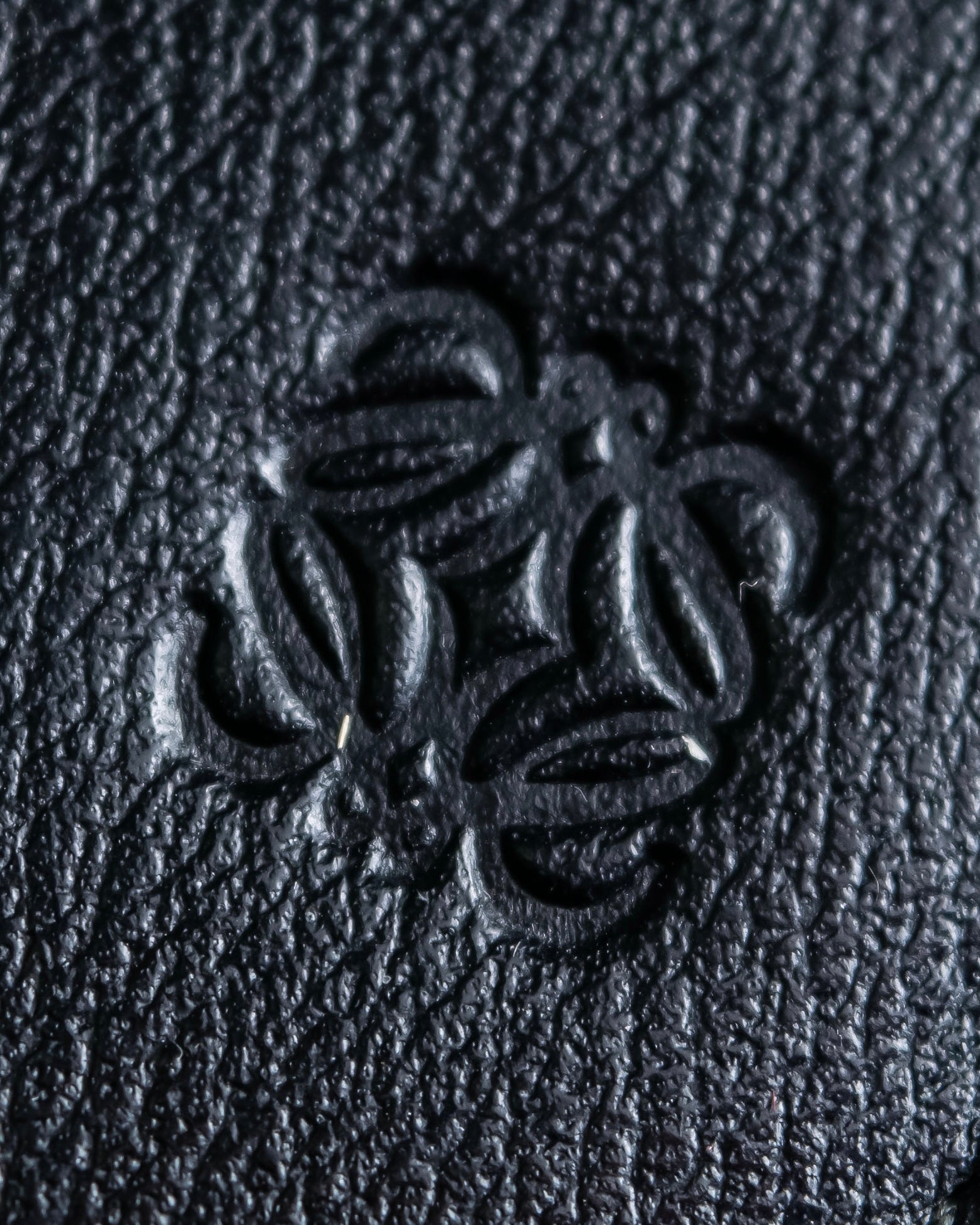"LOEWE" Anagram logo engraved leather card case