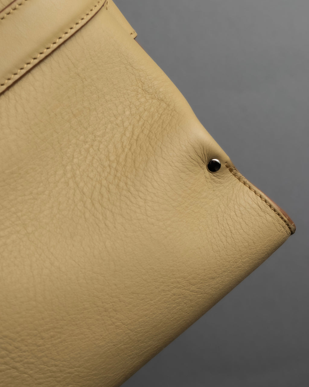 "Salvatore Ferragamo" Gancini motif greige color leather hand bag