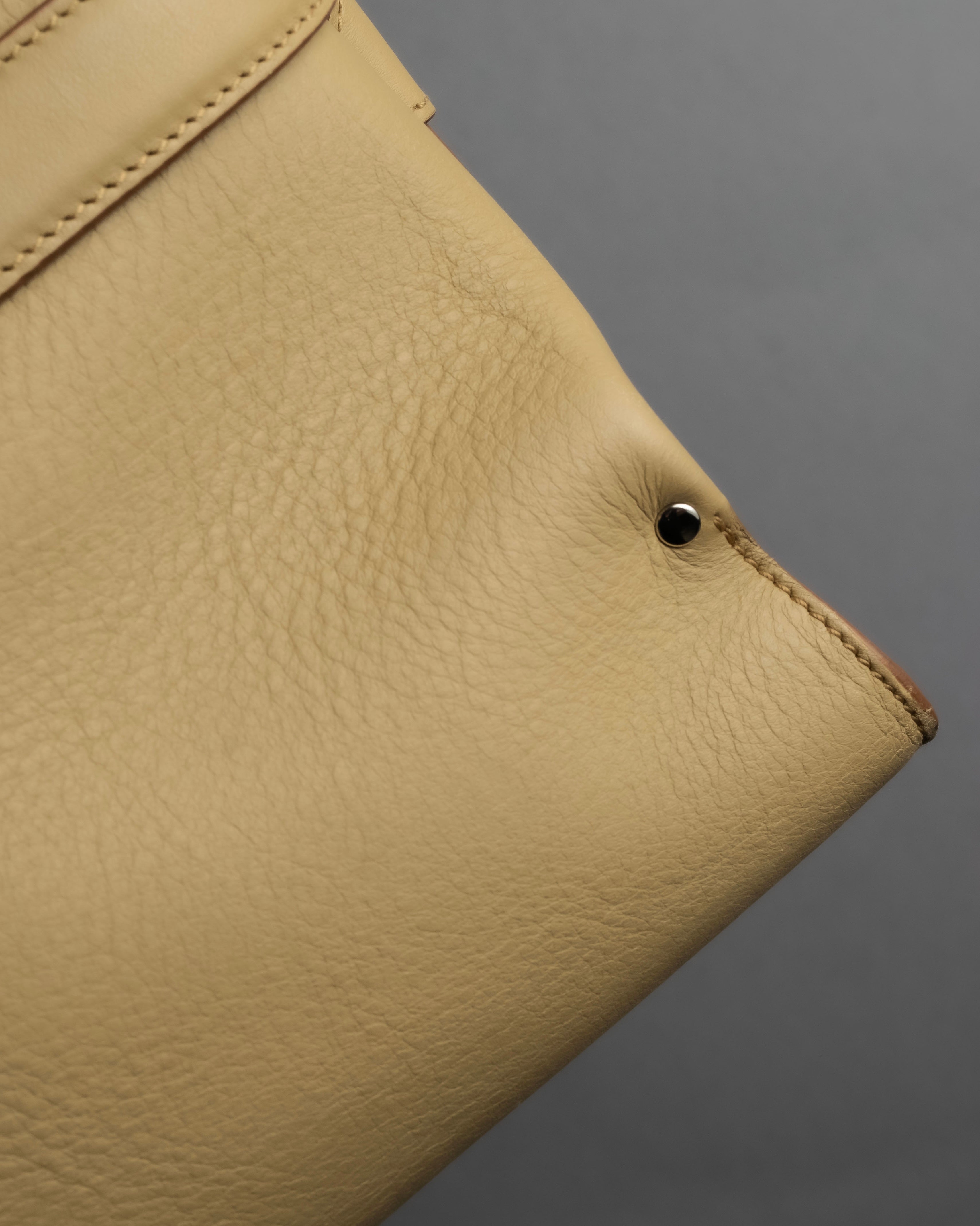 "Salvatore Ferragamo" Gancini motif greige color leather hand bag