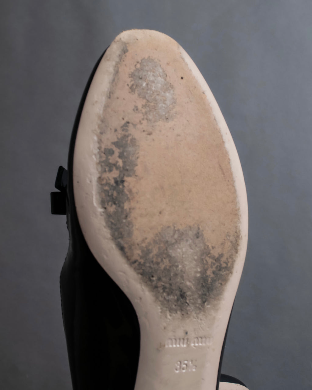 "MIU MIU" Stud＆ribbon design metal heel pumps