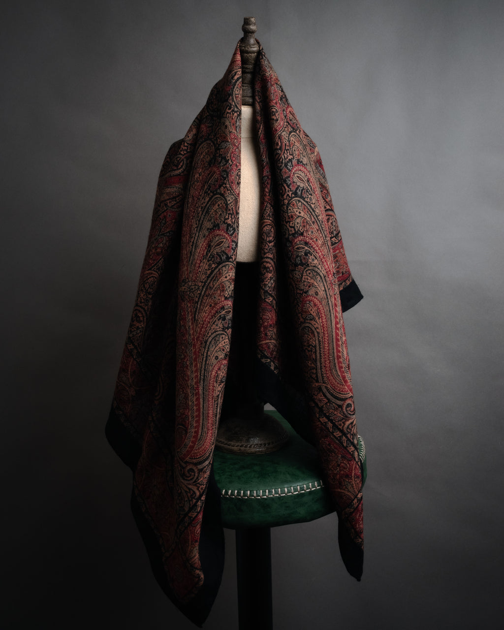 “Yves Saint Laurent” 1985-1995 Paisley framed scarf