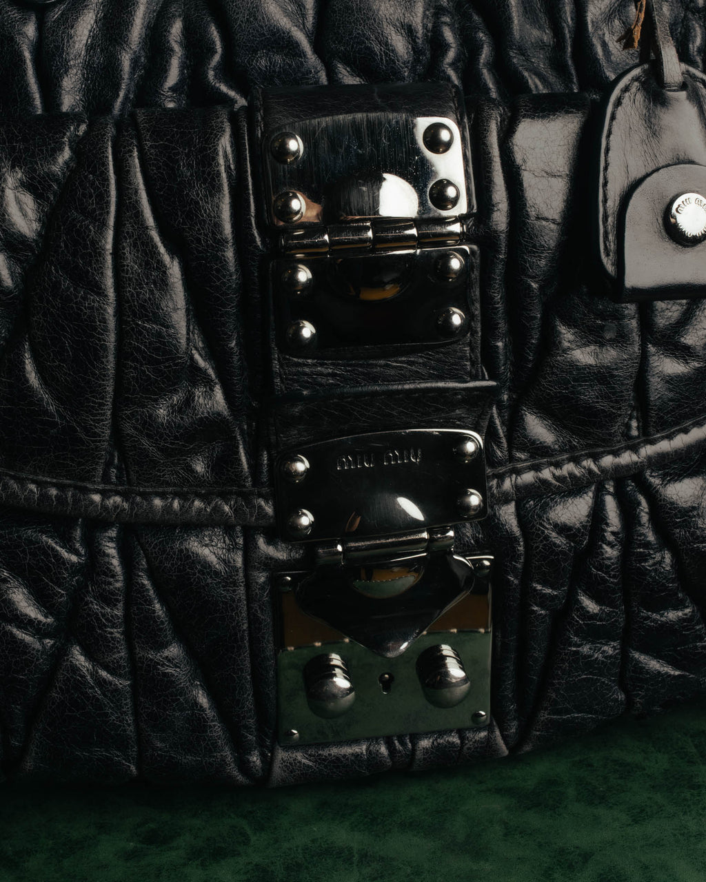 -SPECIAL- "MIU MIU" 00's-10's Glossy gathered leather handbag