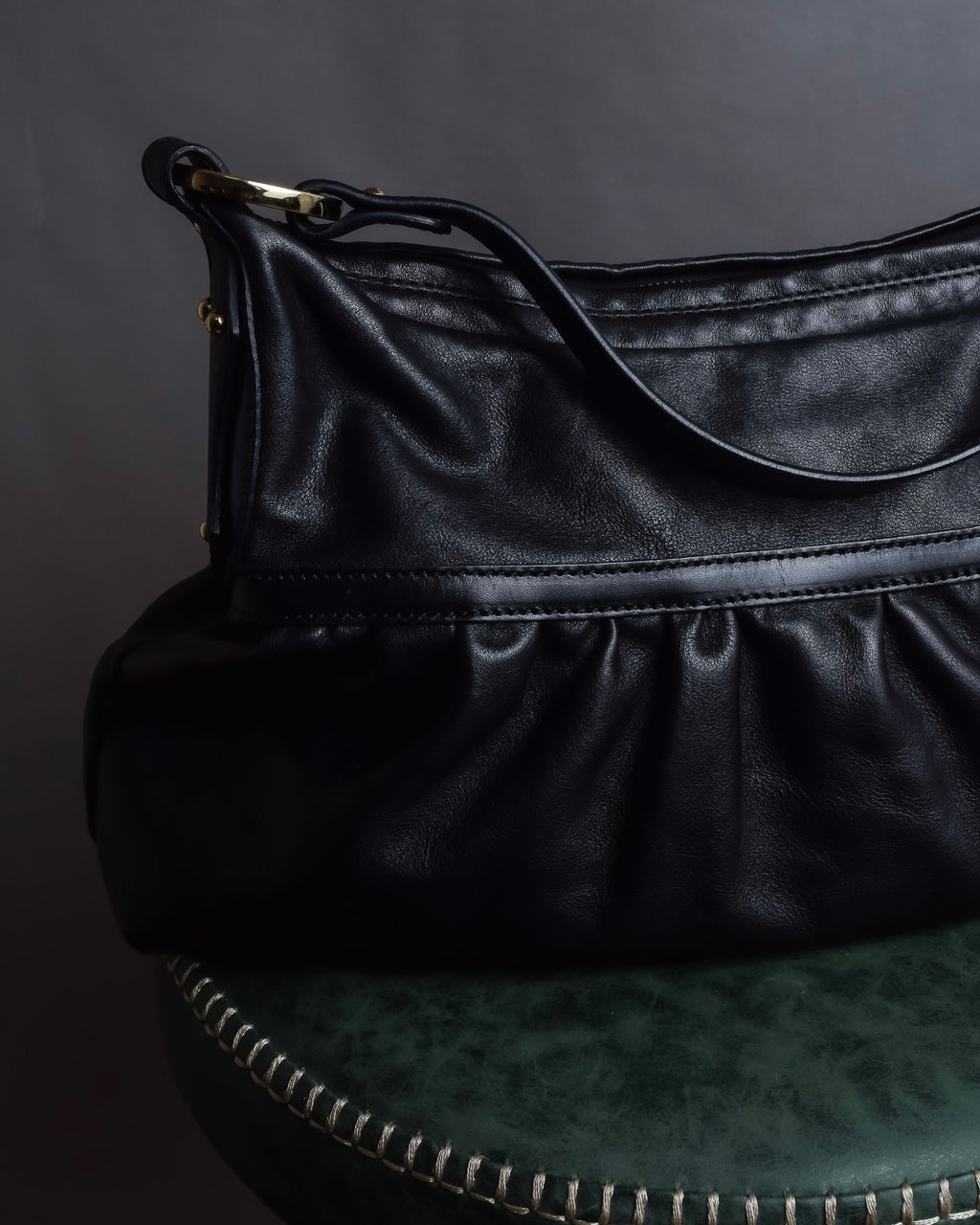 "FENDI" Gold metal gatherd design leather one-shoulder bag