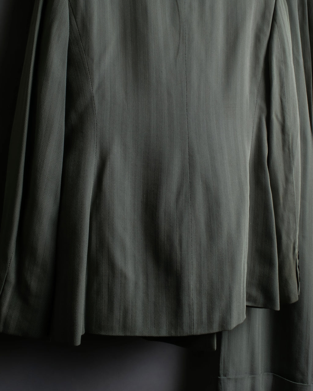 “GUCCI”  Beautiful silhouette 8B double breasted tailored jacket setup