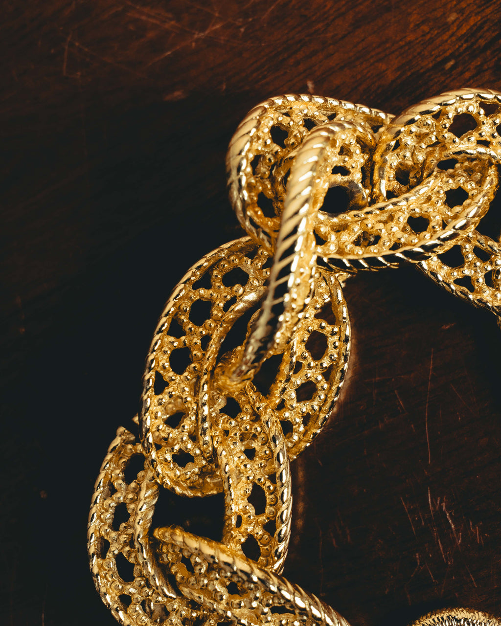-SPECIAL- “Christian Dior” 70’s-90’s Sculptural openwork gold tone chain bracelet