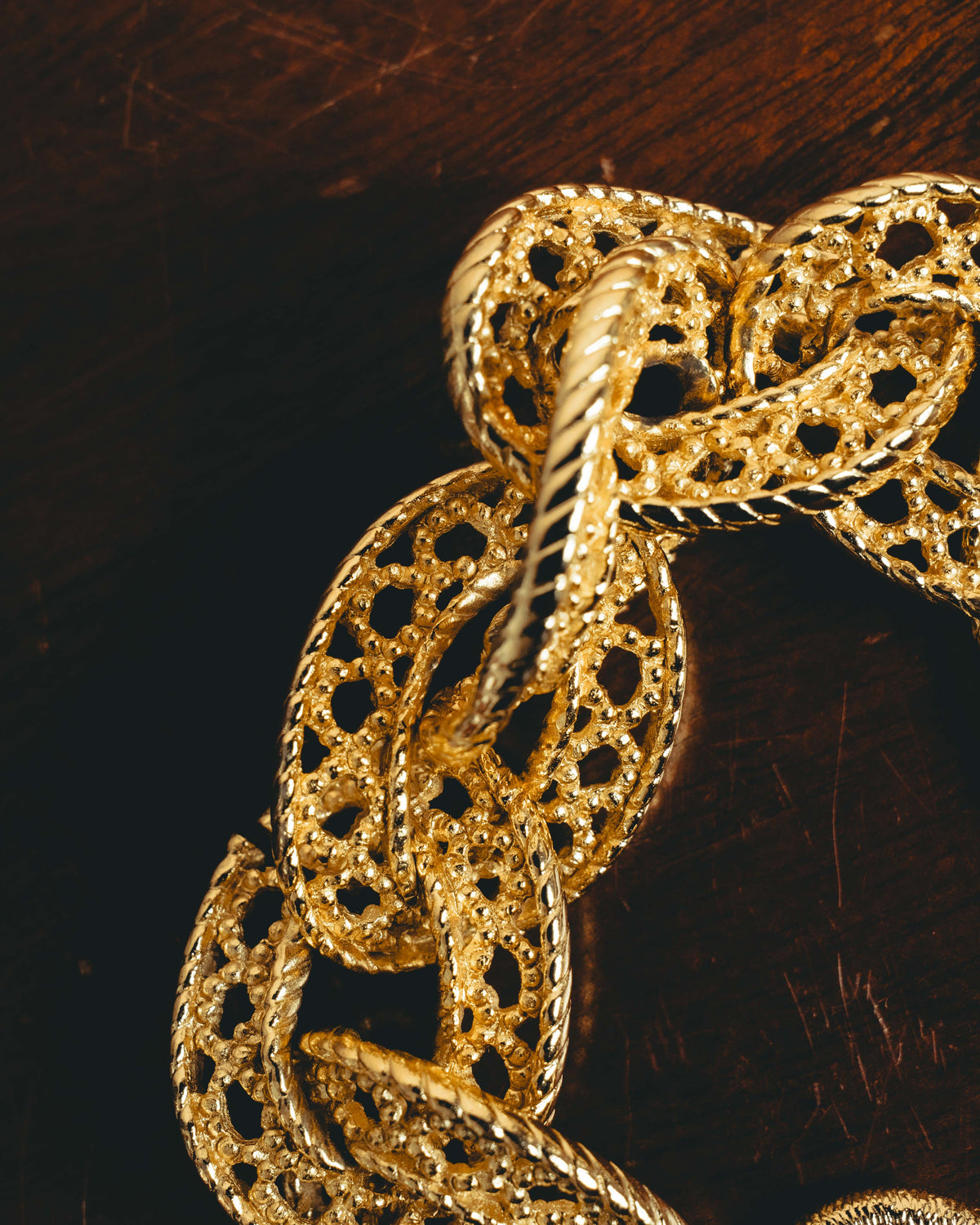 -SPECIAL- “Christian Dior” 70’s-90’s Sculptural openwork gold tone chain bracelet
