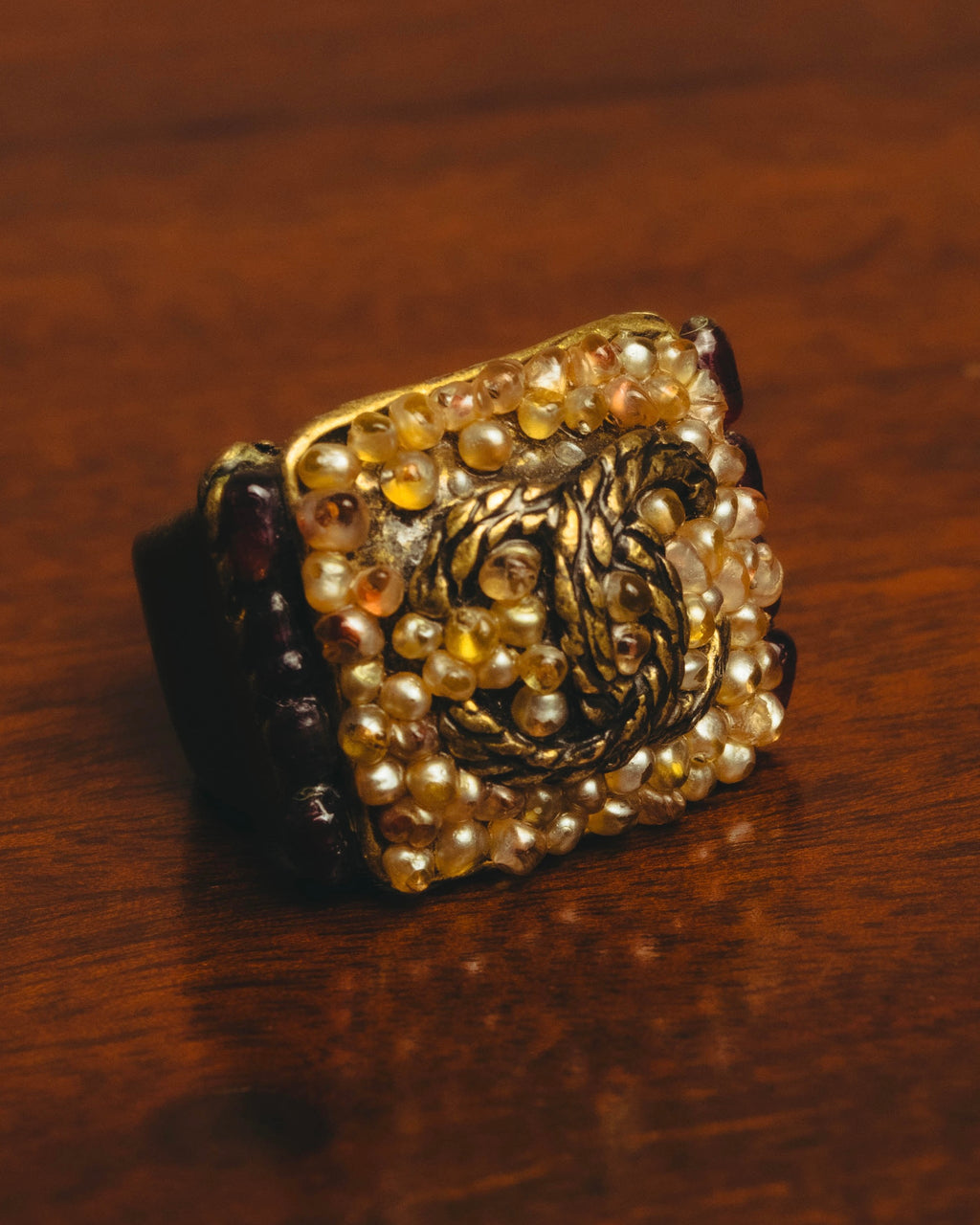 -SPECIAL- “CHANEL” 2000AW Glass pearl embellished CC statement ring
