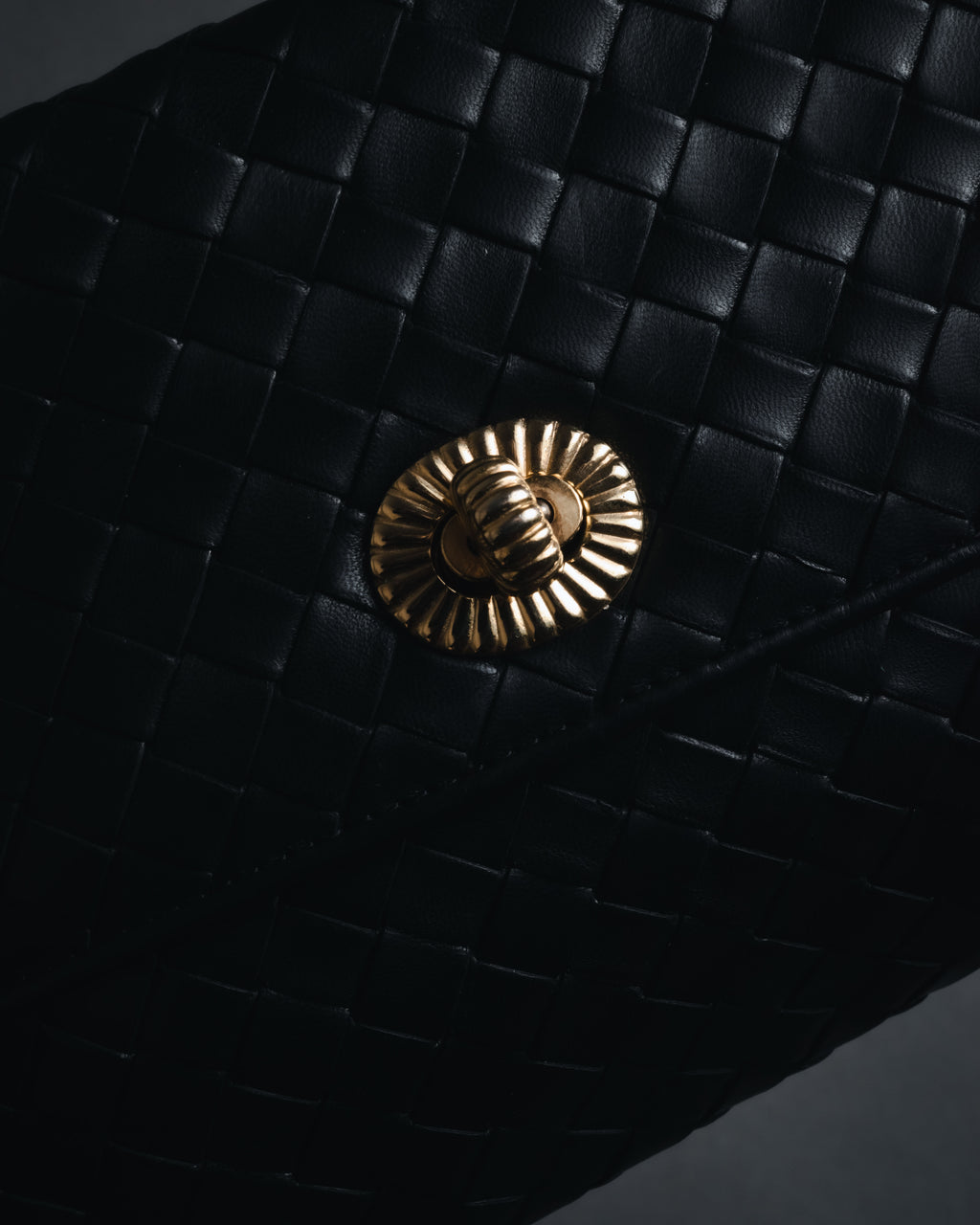 –SPECIAL– "BOTTEGA VENETA"
Late 80s–Early 90s Intrecciato trapezoid leather bag